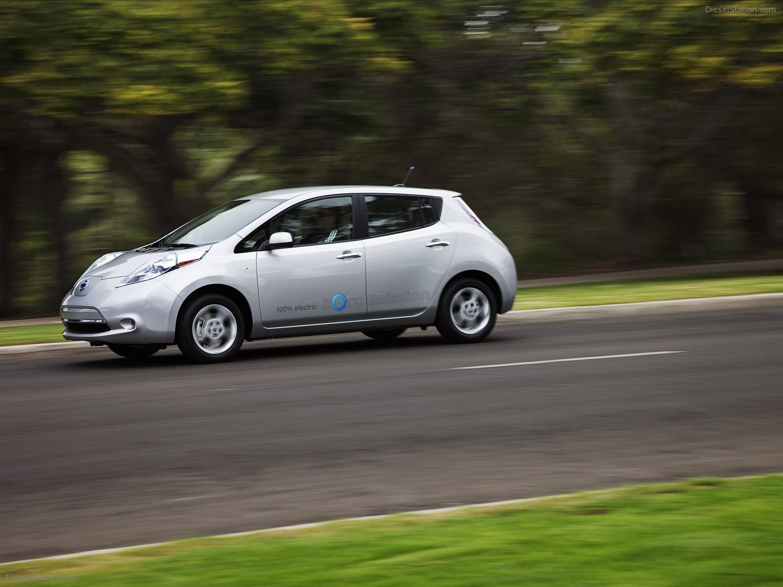 Nissan LEAF 2012