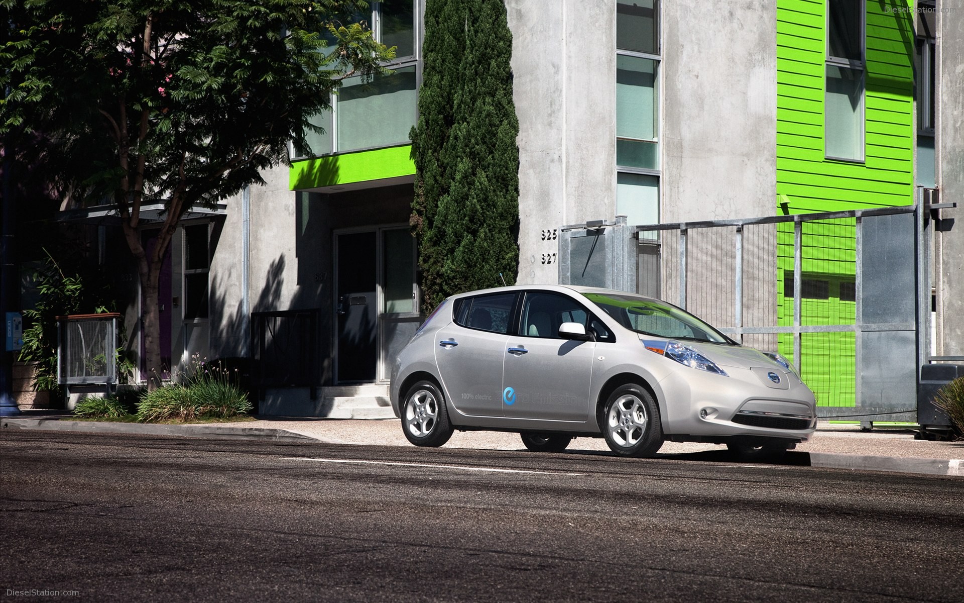 Nissan LEAF 2012