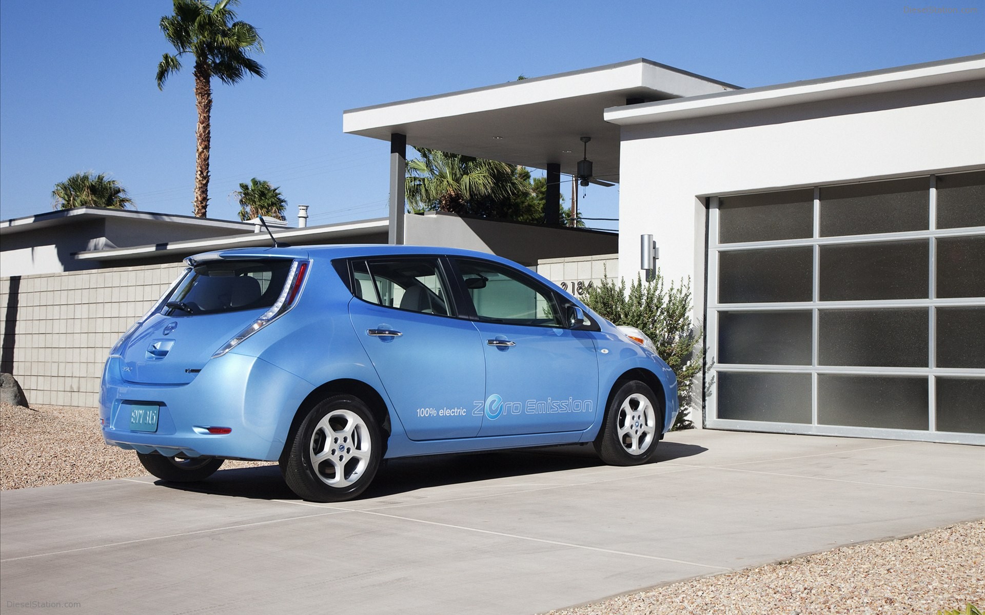 Nissan LEAF 2012