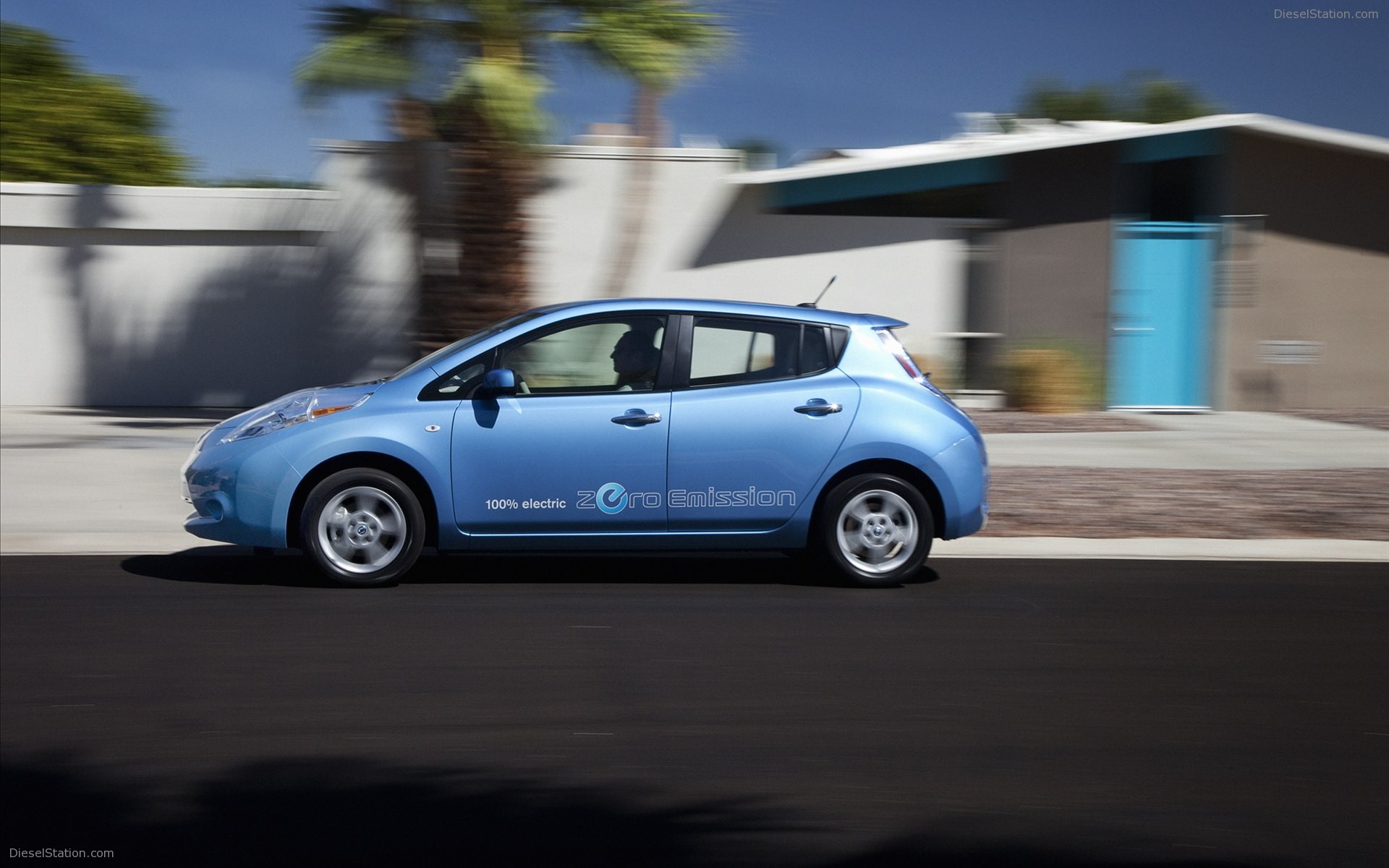 Nissan LEAF 2012