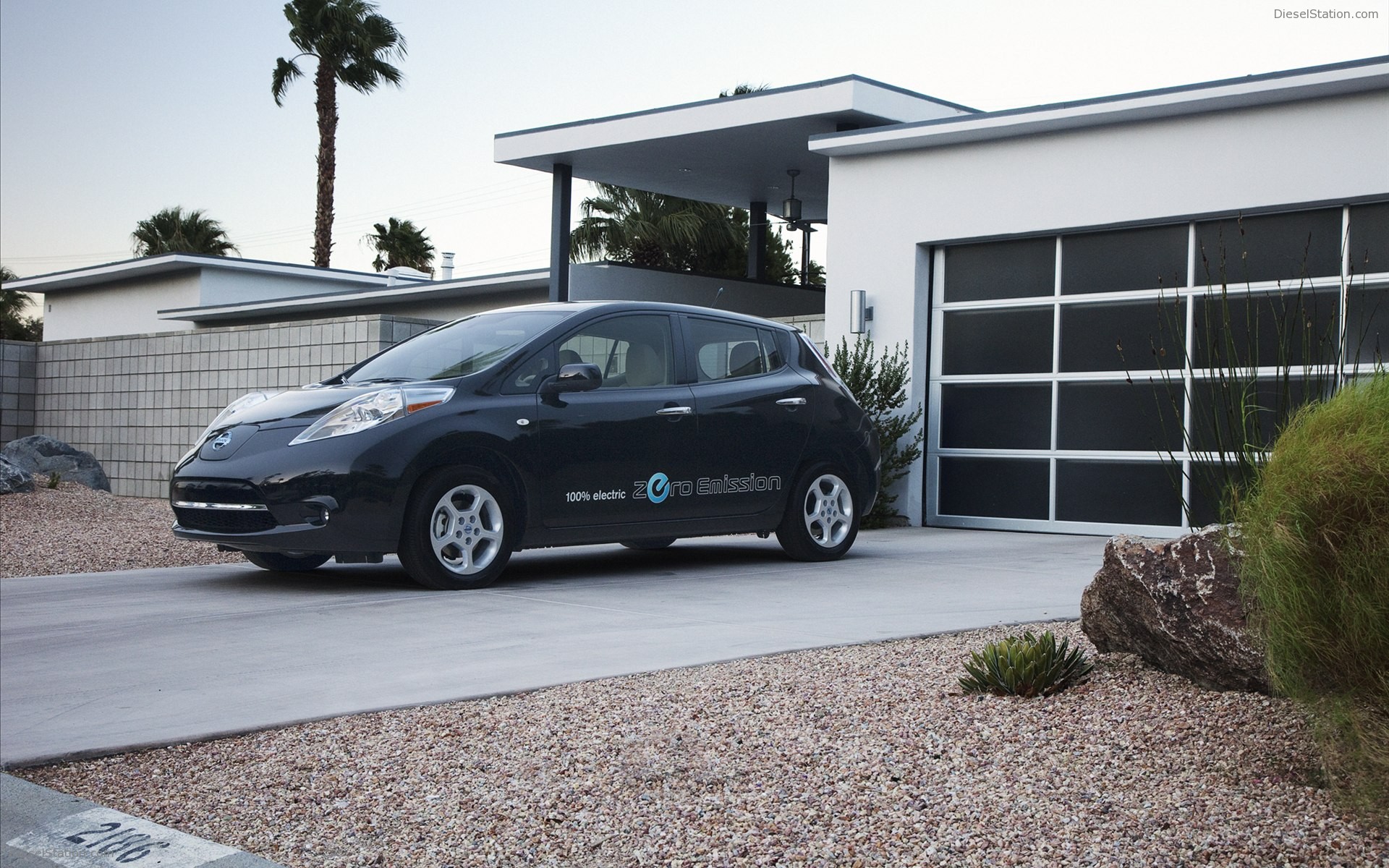 Nissan LEAF 2012
