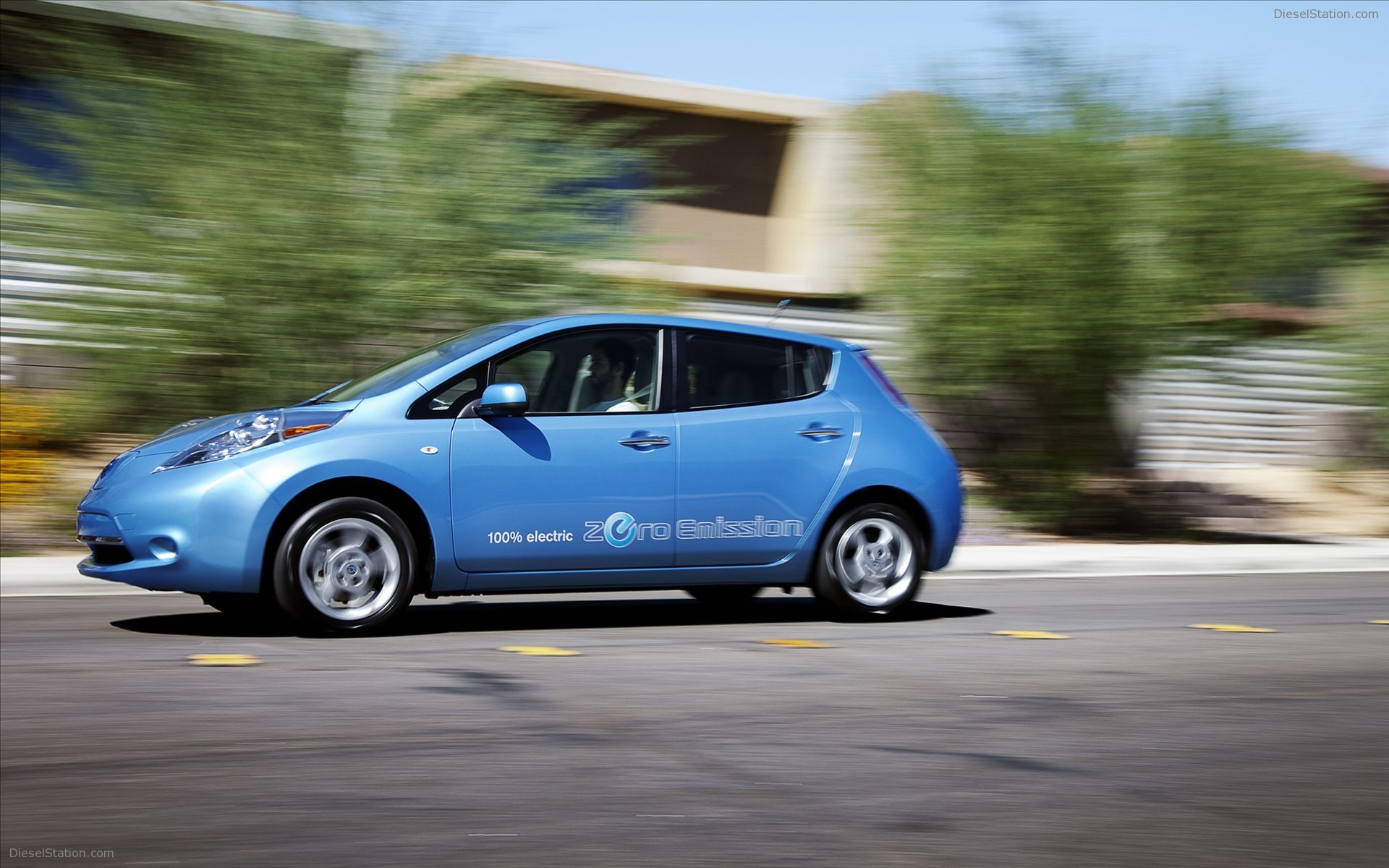 Nissan LEAF 2012