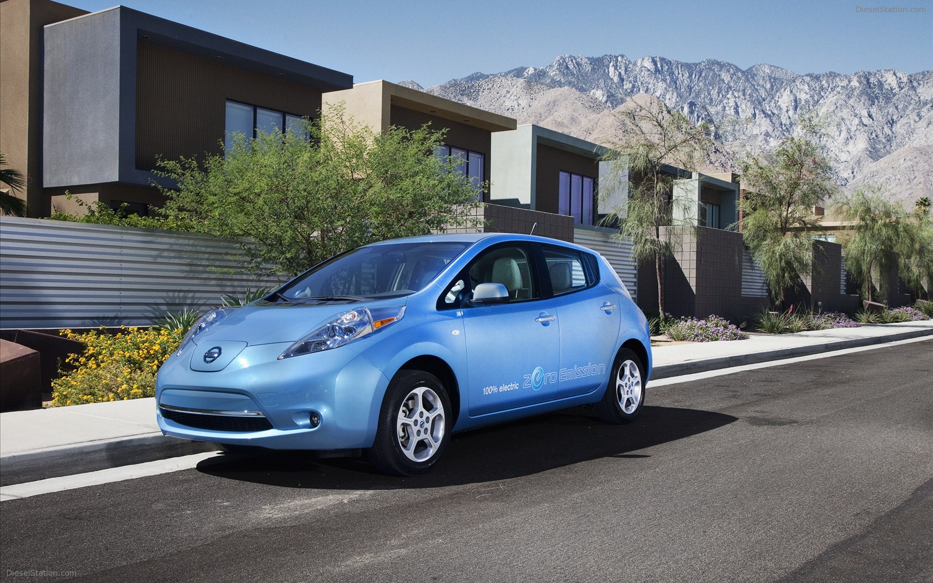 Nissan LEAF 2012