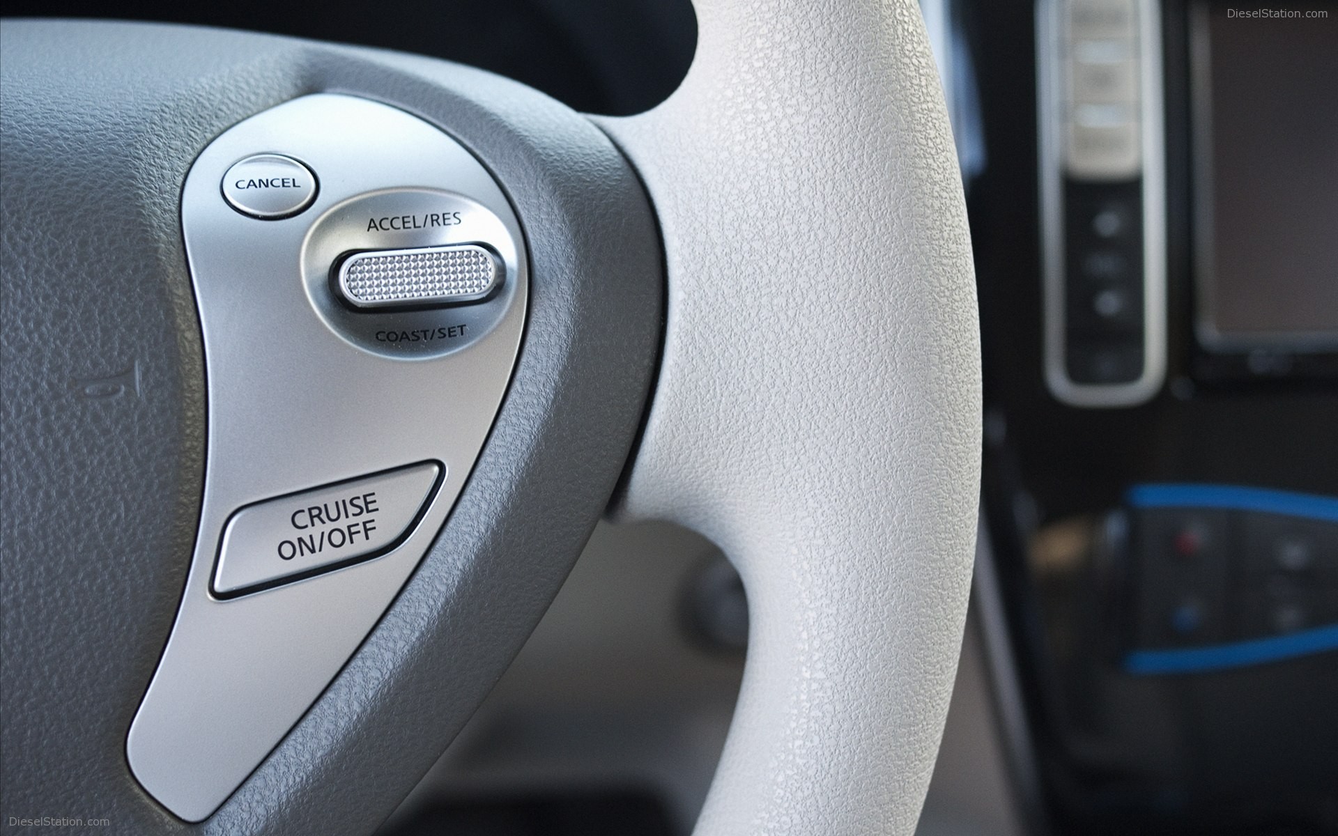 Nissan LEAF 2012
