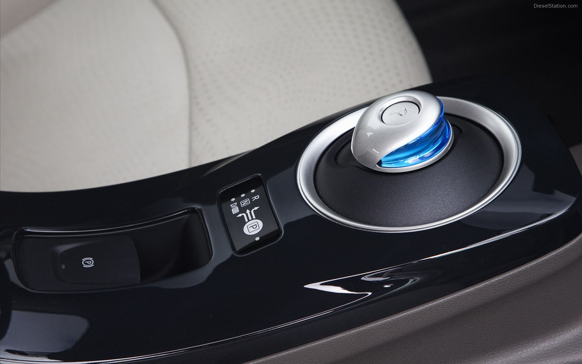 Nissan LEAF 2012
