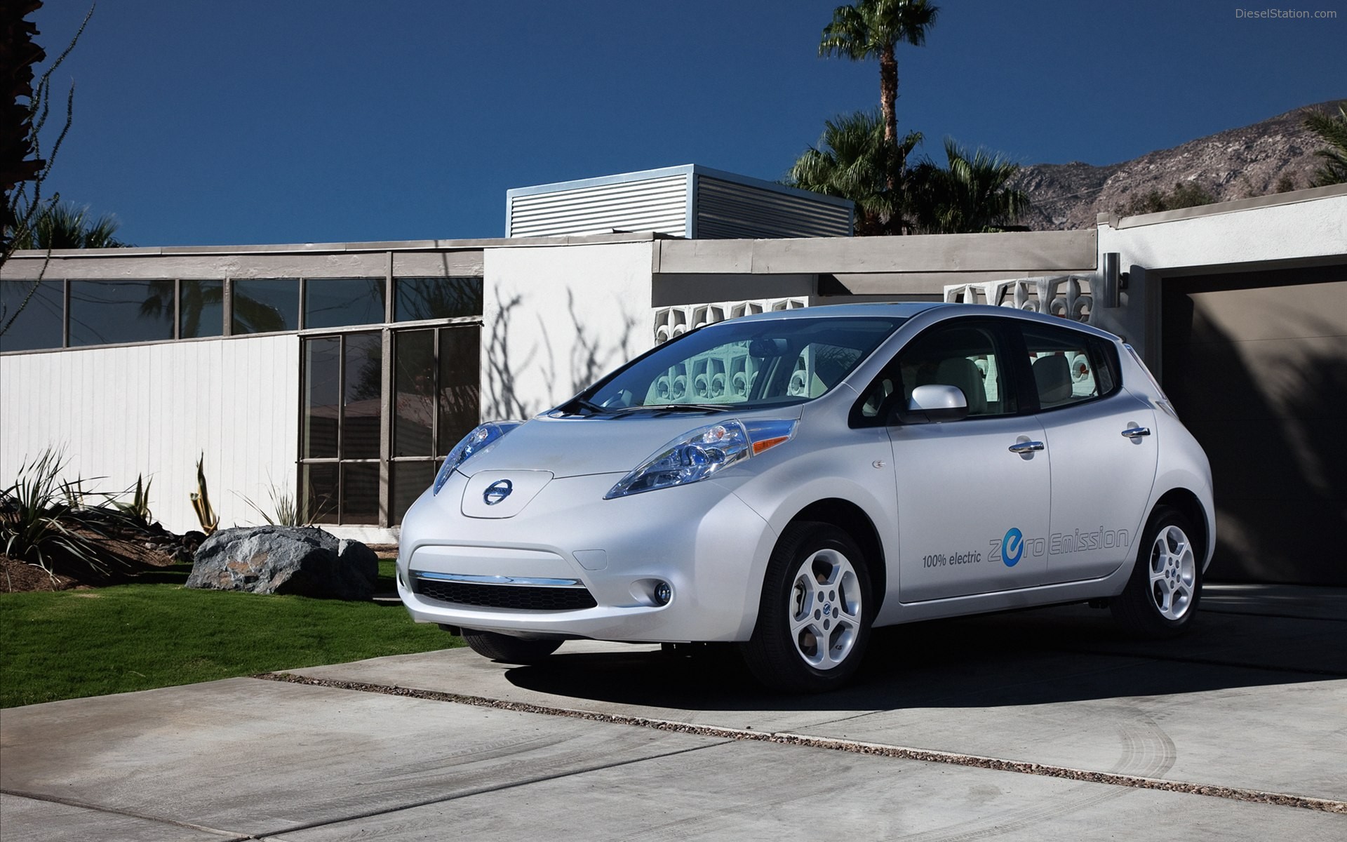 Nissan LEAF 2012