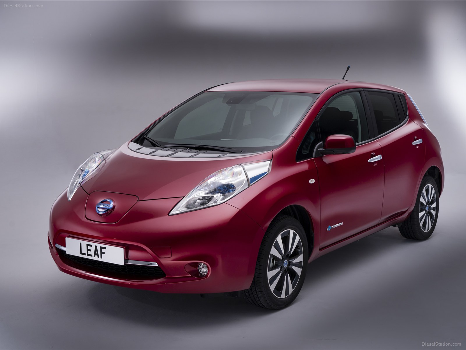 Nissan LEAF 2014