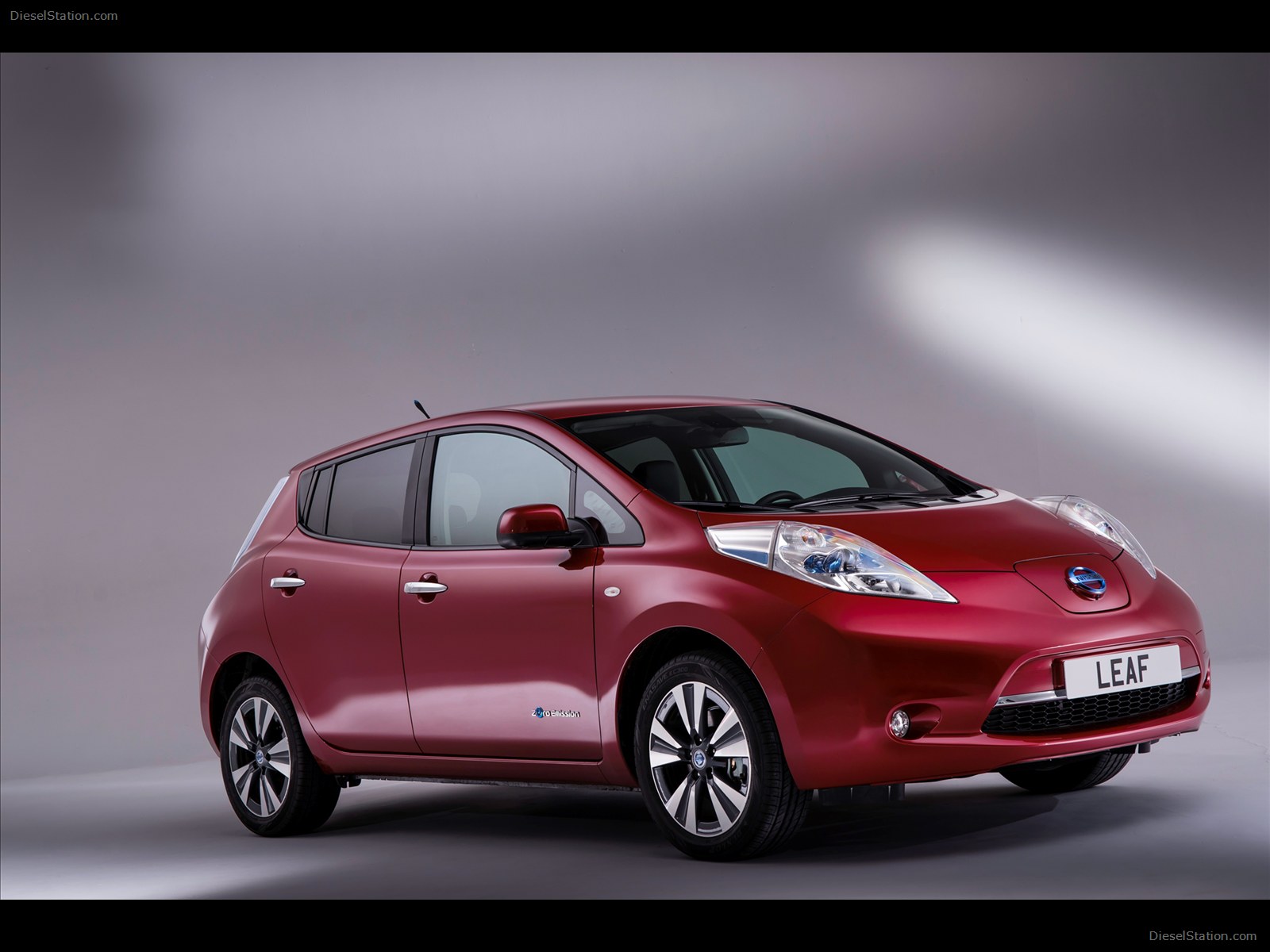Nissan LEAF 2014