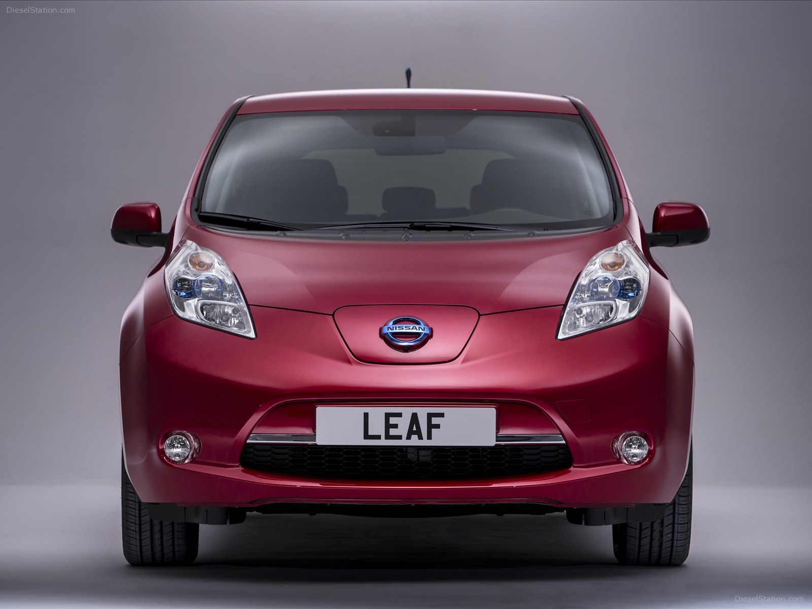 Nissan LEAF 2014