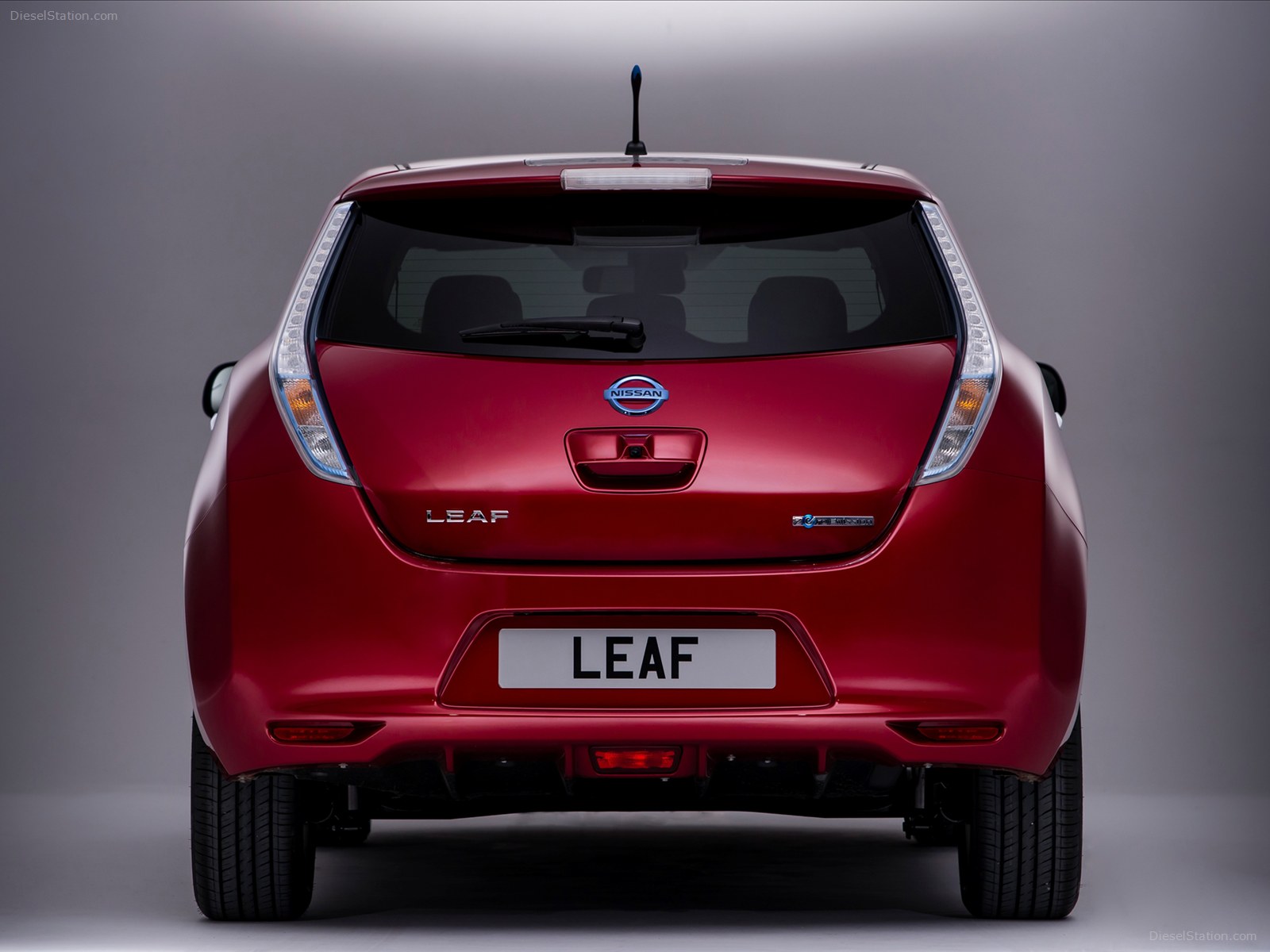 Nissan LEAF 2014