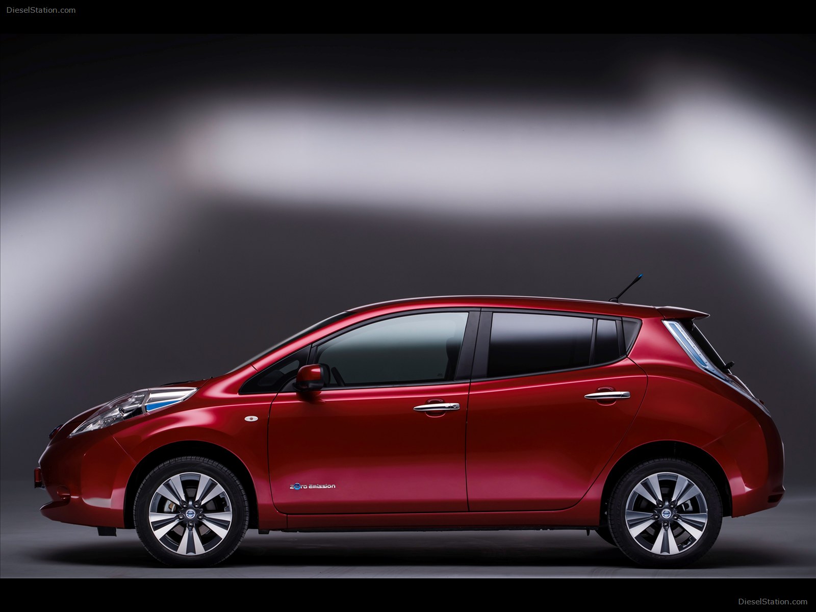 Nissan LEAF 2014