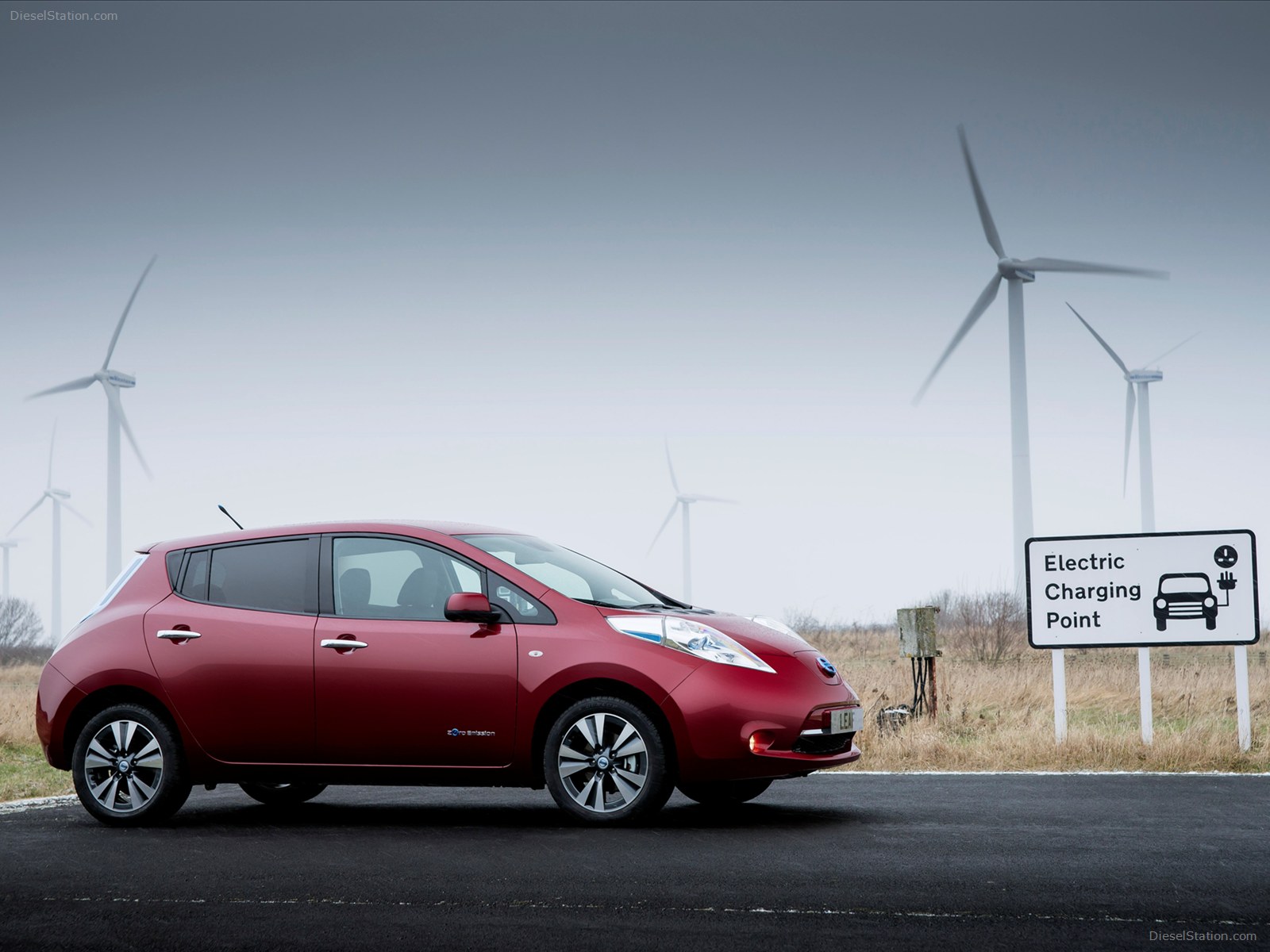 Nissan LEAF 2014