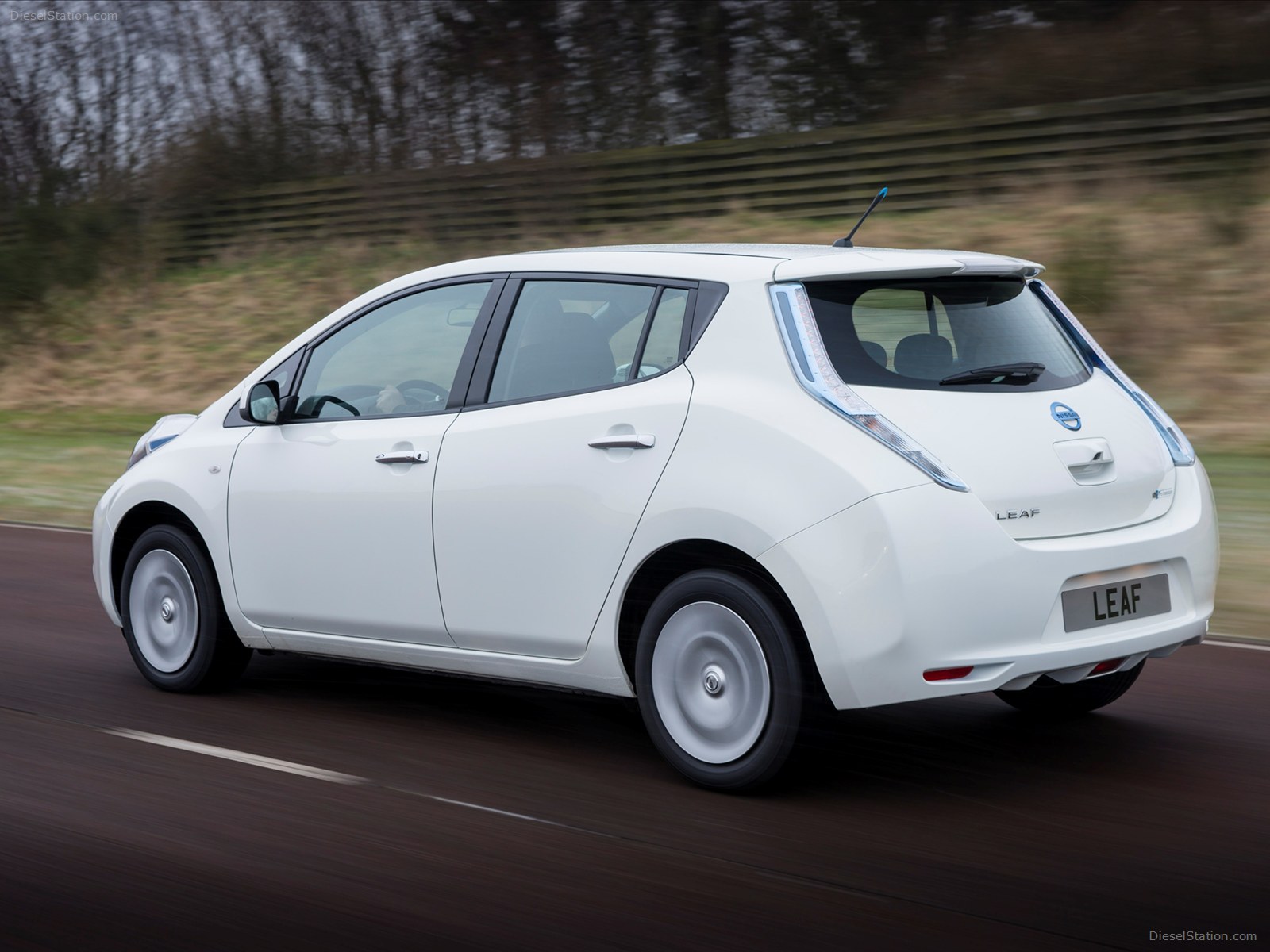Nissan LEAF 2014
