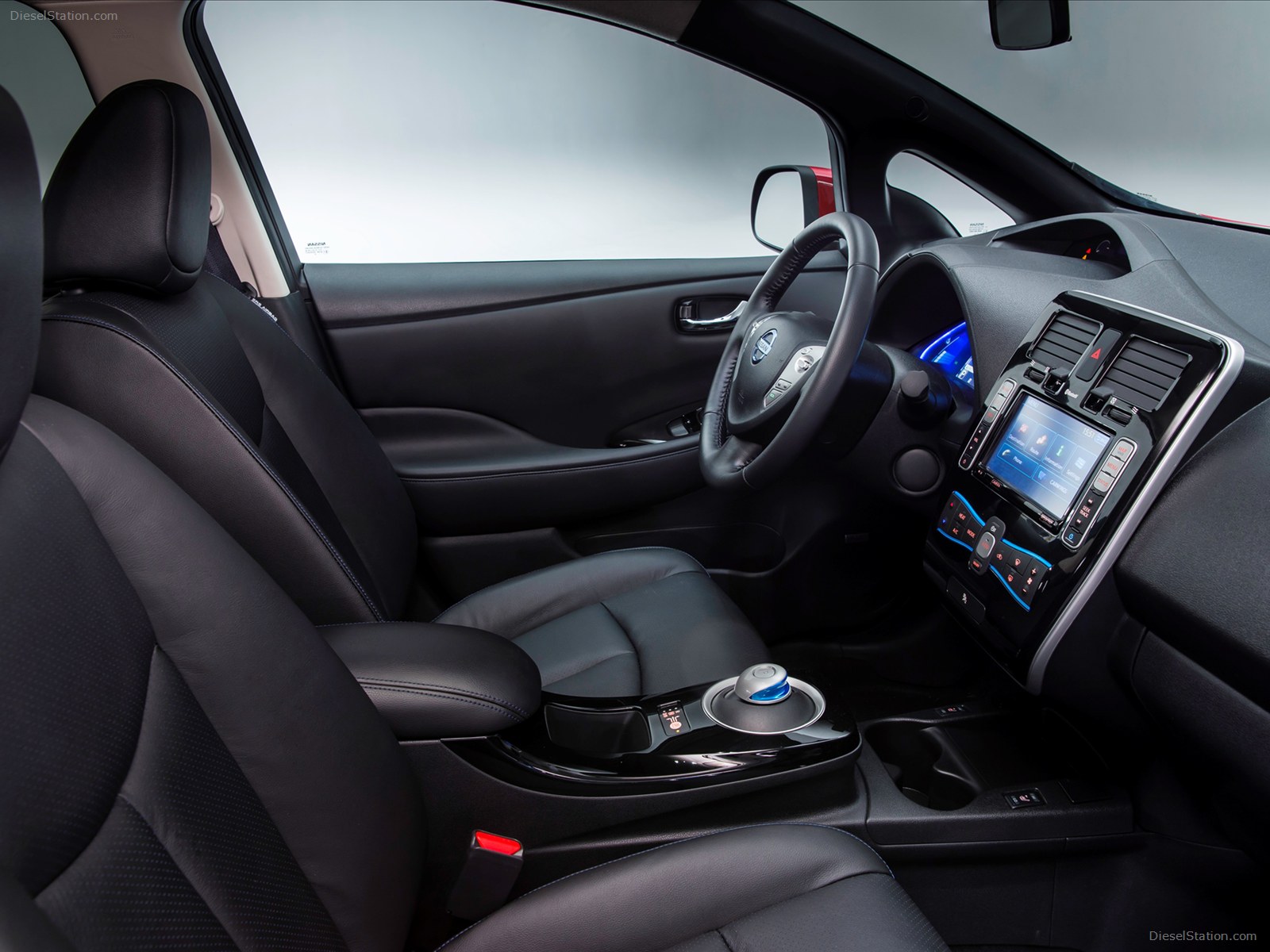 Nissan LEAF 2014