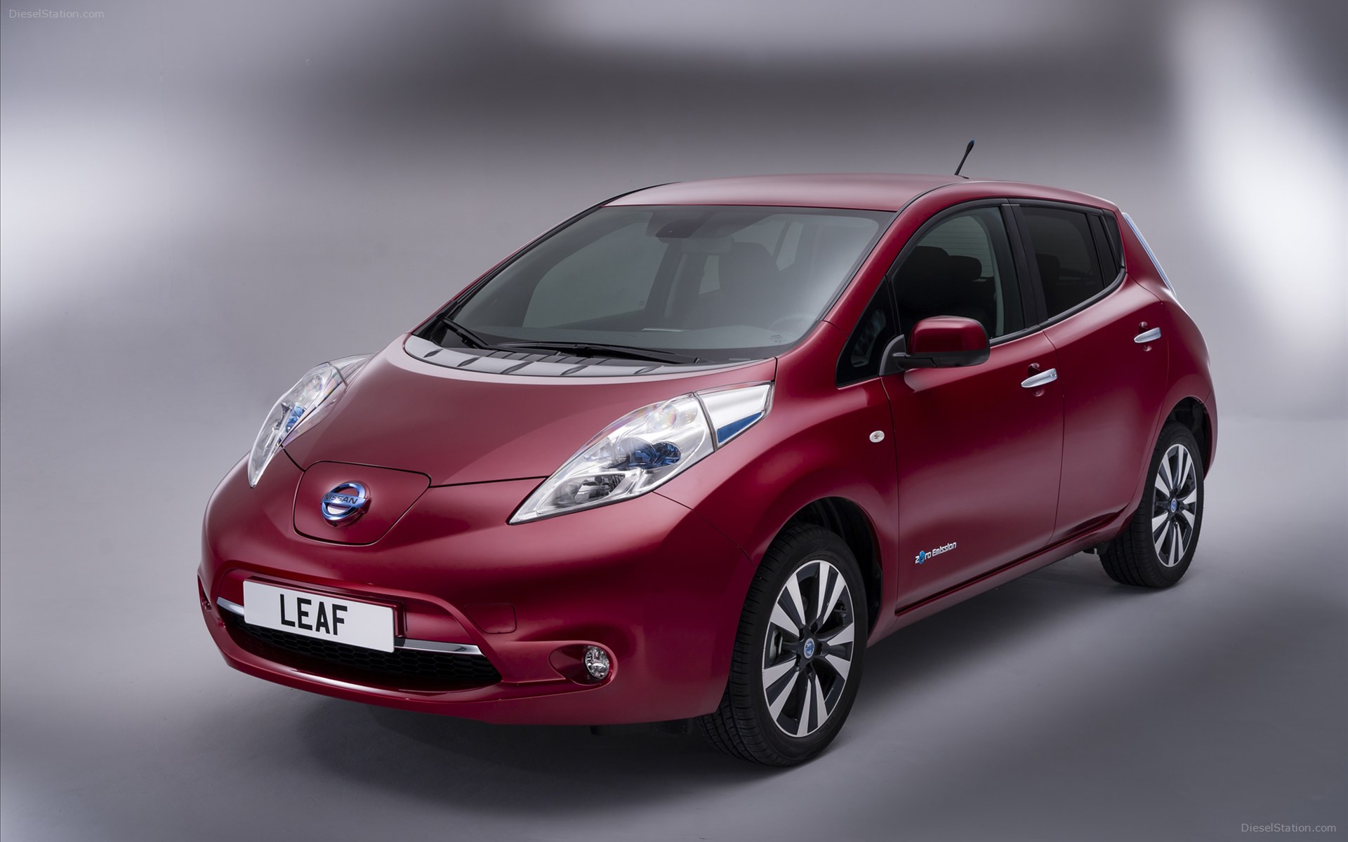 Nissan LEAF 2014