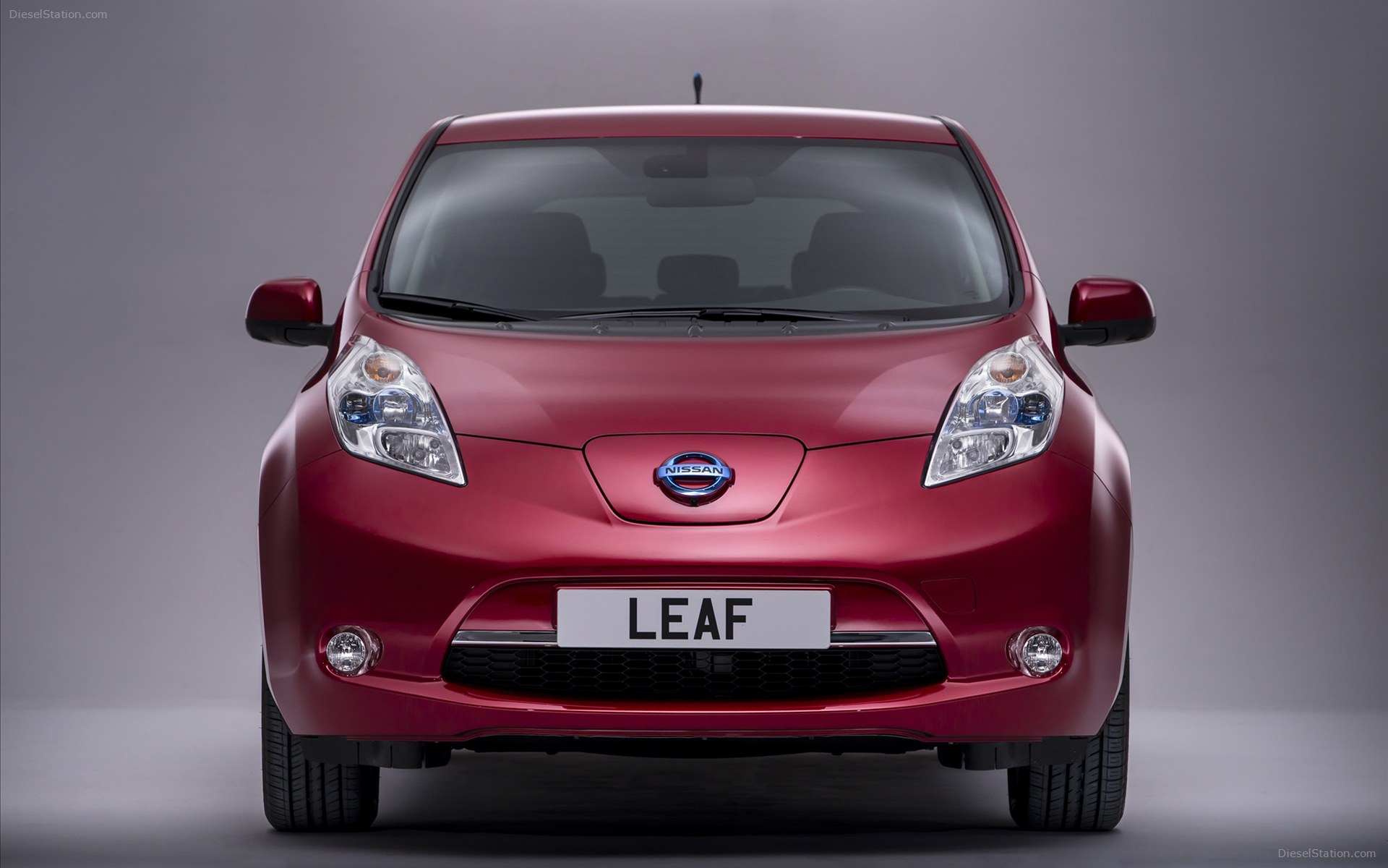 Nissan LEAF 2014
