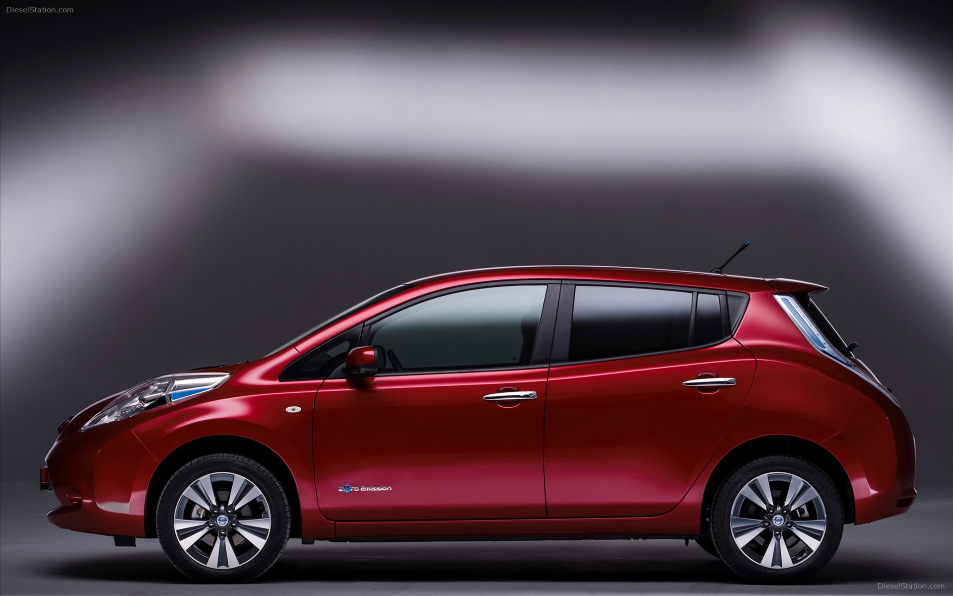 Nissan LEAF 2014