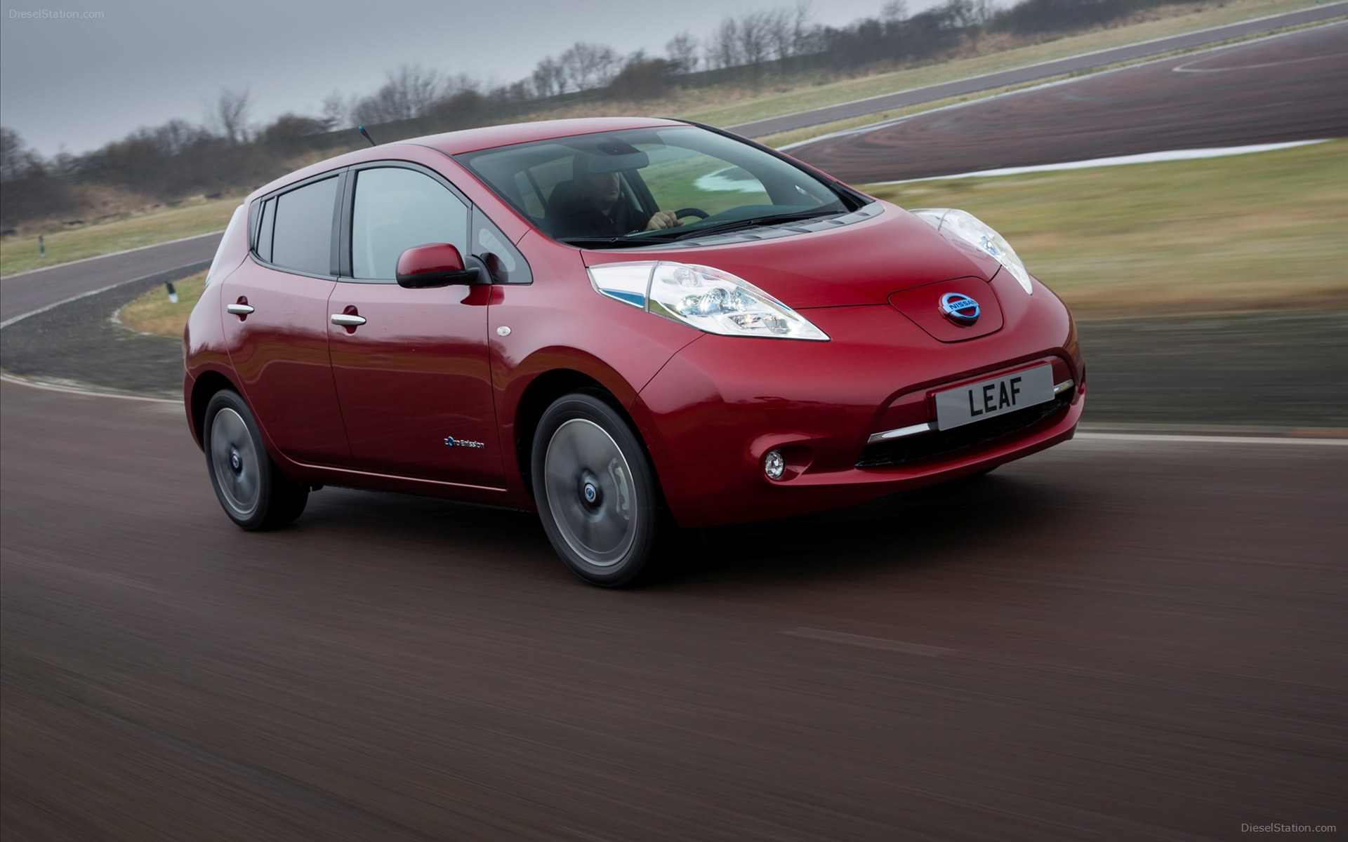 Nissan LEAF 2014