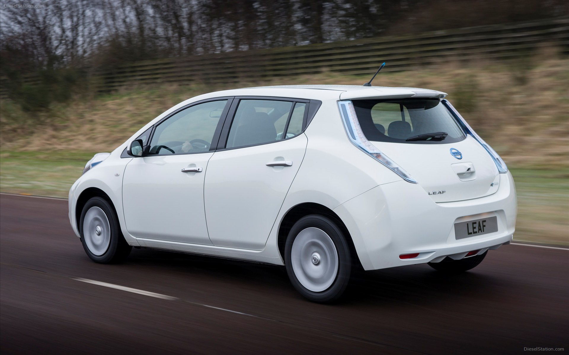 Nissan LEAF 2014