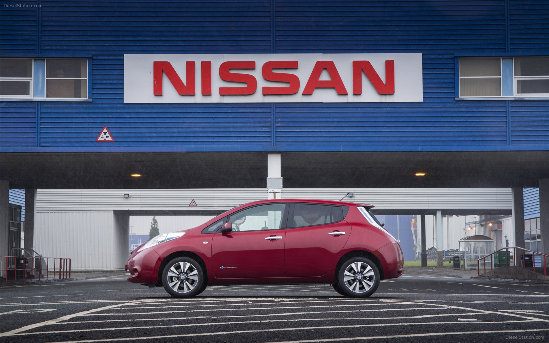 Nissan LEAF 2014
