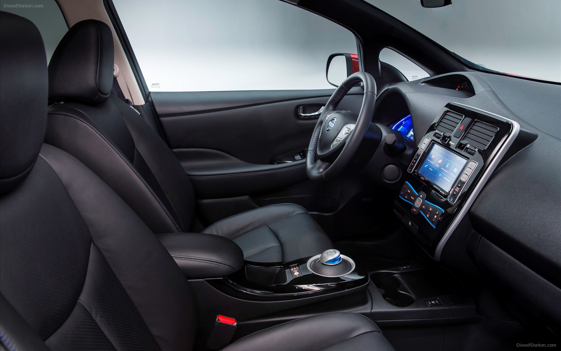 Nissan LEAF 2014