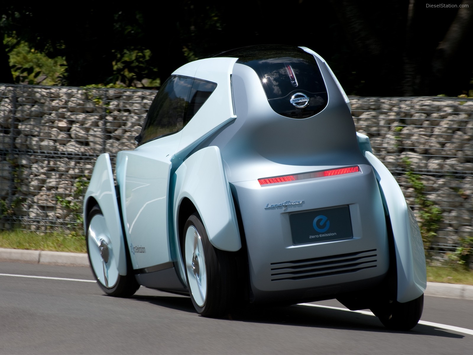 Nissan Land Glider Concept