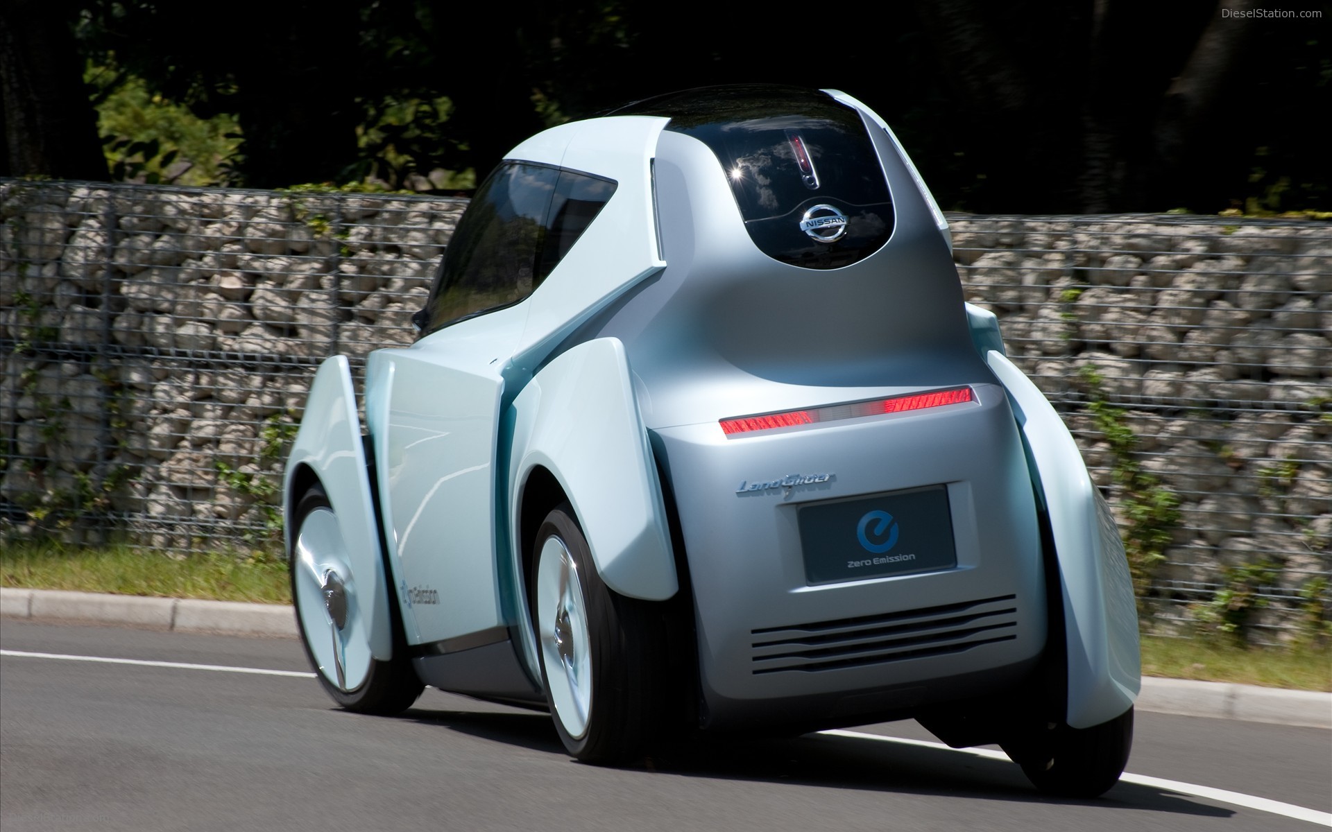 Nissan Land Glider Concept