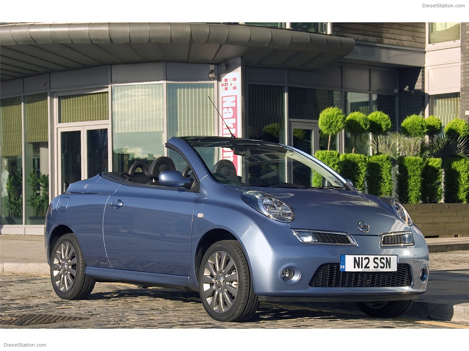 Nissan Micra C + C