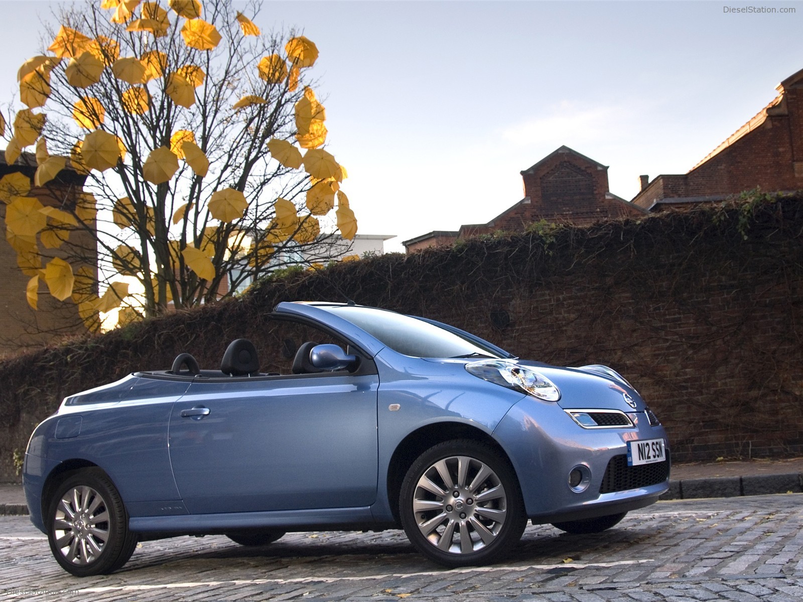 Nissan Micra C + C