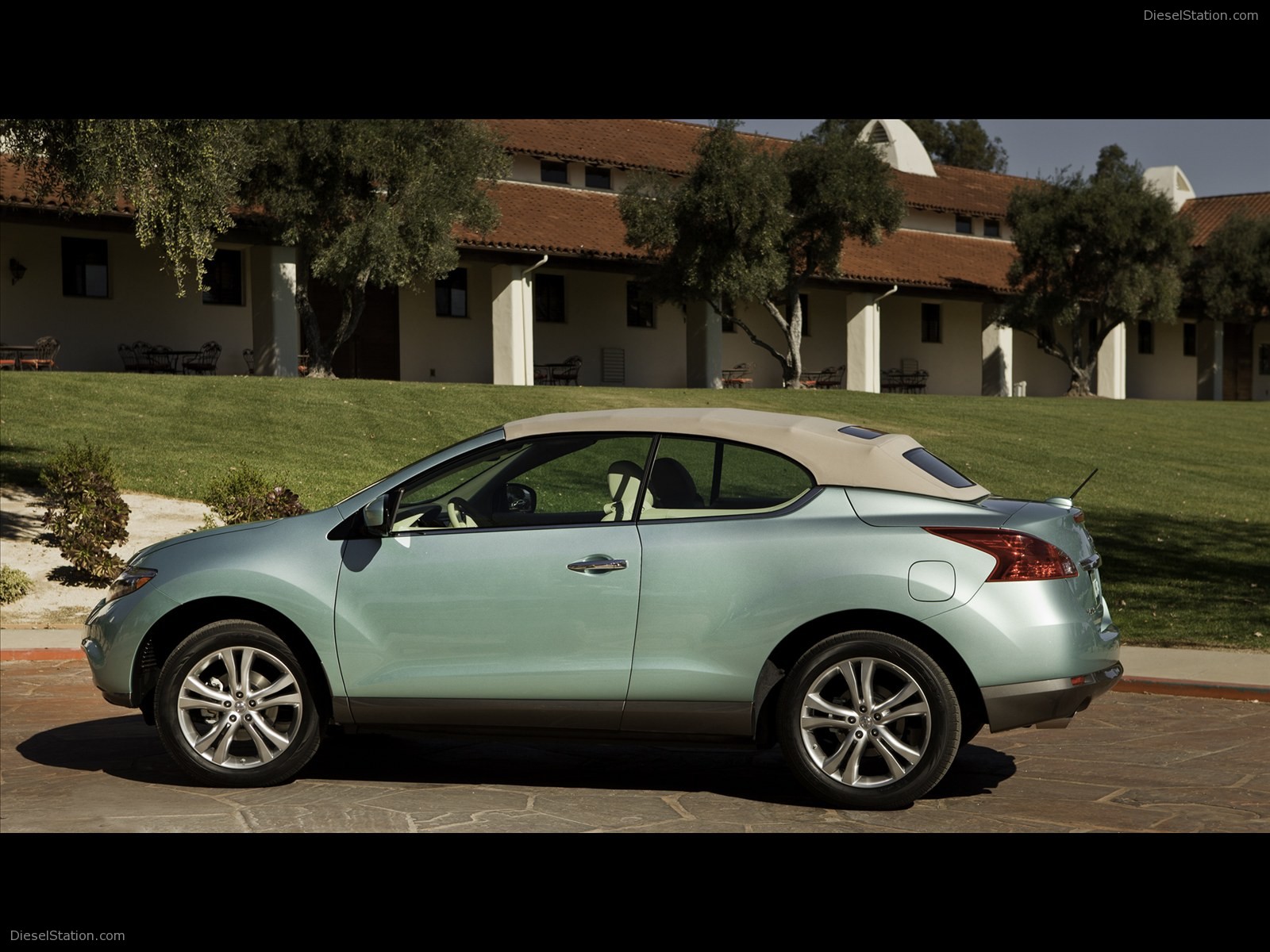 Nissan Murano CrossCabriolet 2011