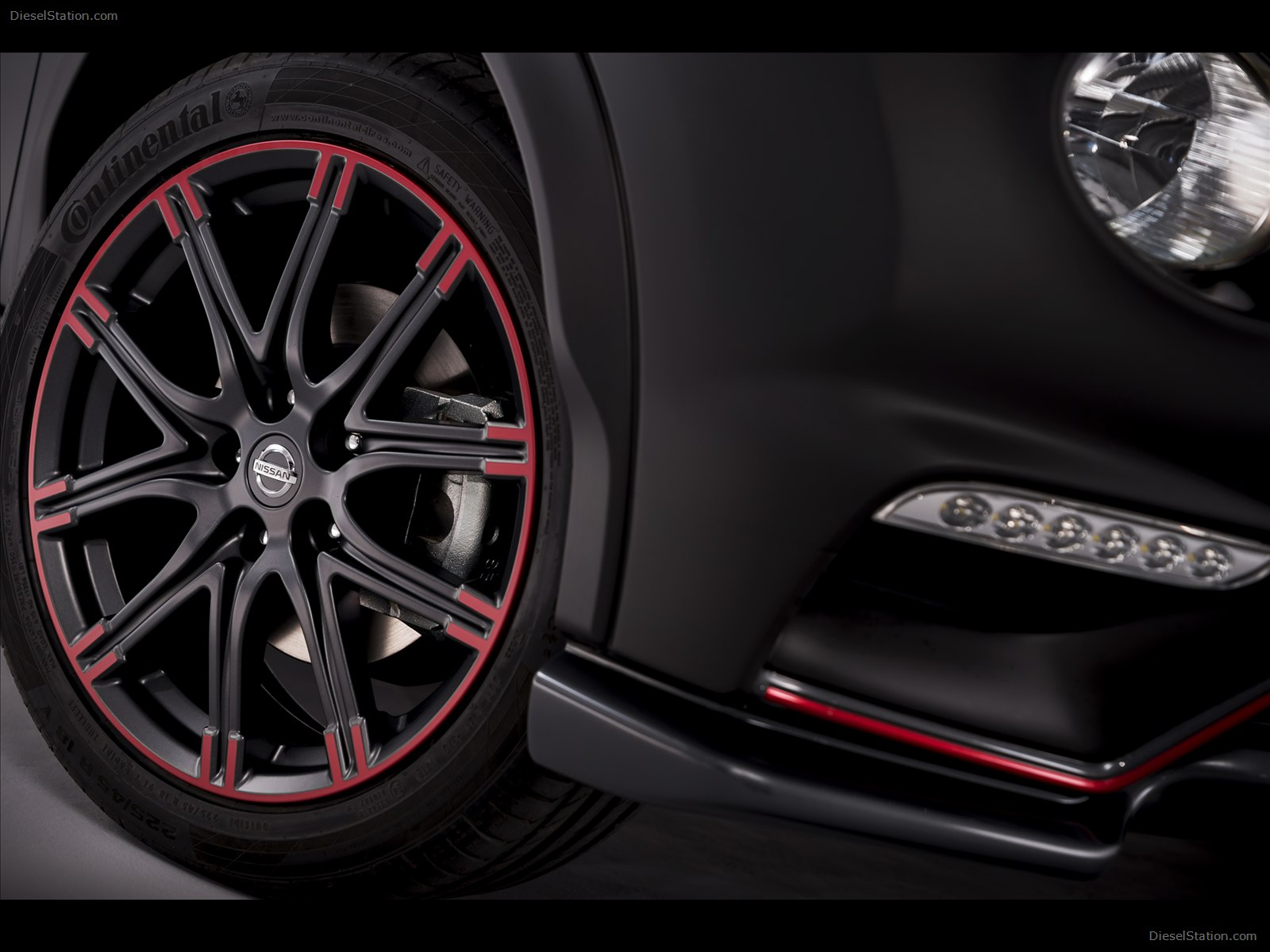 Nissan Juke Nismo Dark Knight Rises 2012