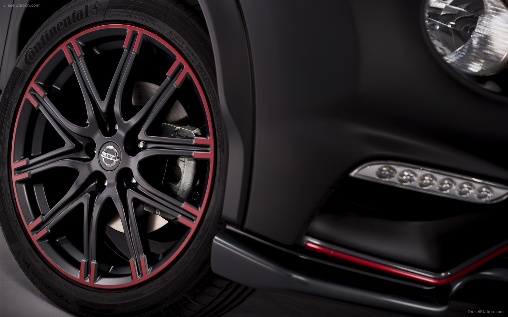Nissan Juke Nismo Dark Knight Rises 2012