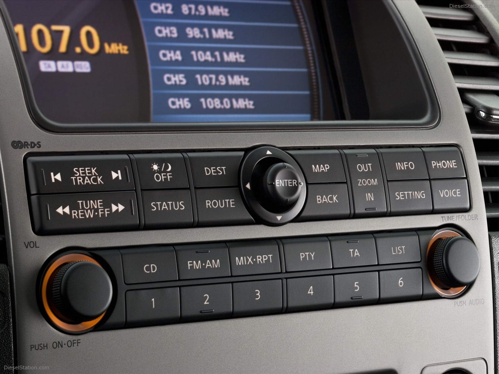Nissan Pathfinder and Navara 2011