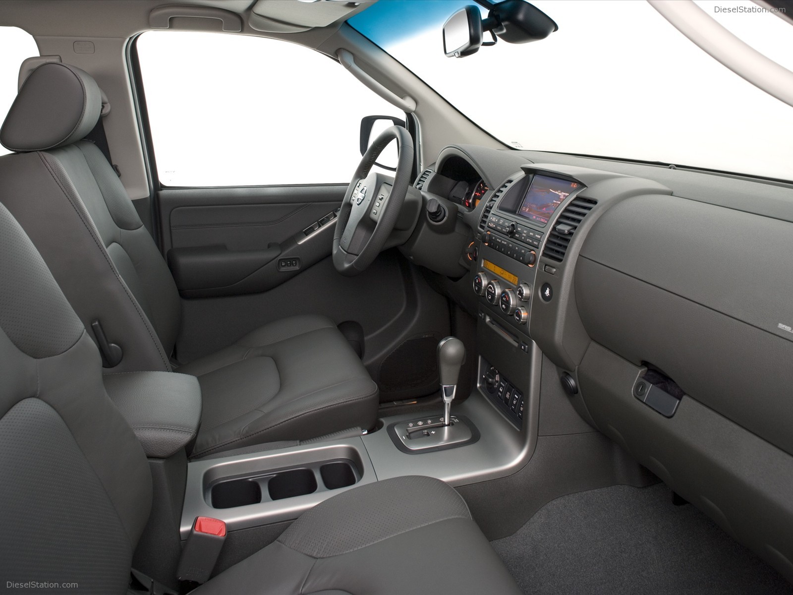 Nissan Pathfinder and Navara 2011