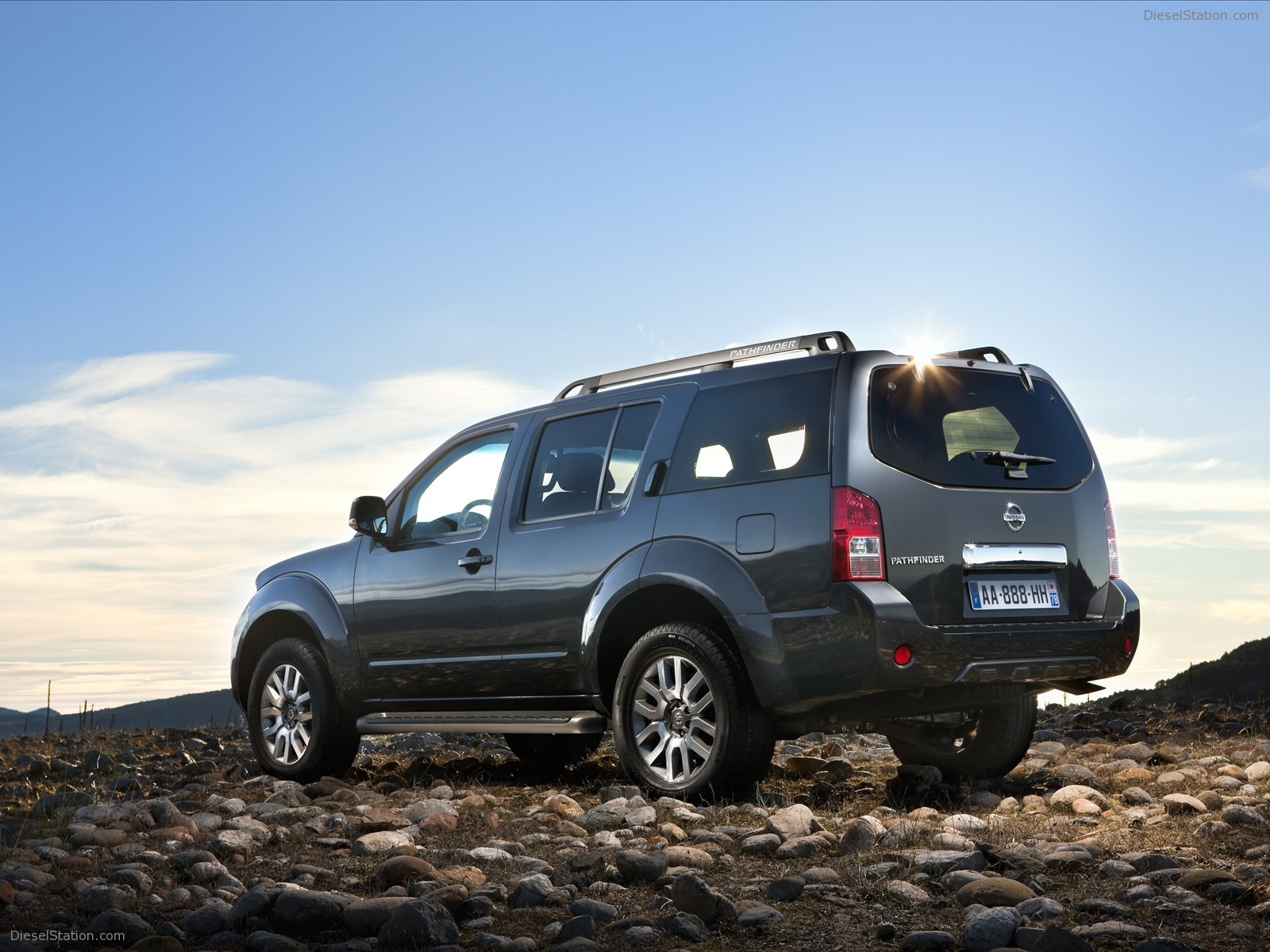 Nissan Pathfinder and Navara 2011