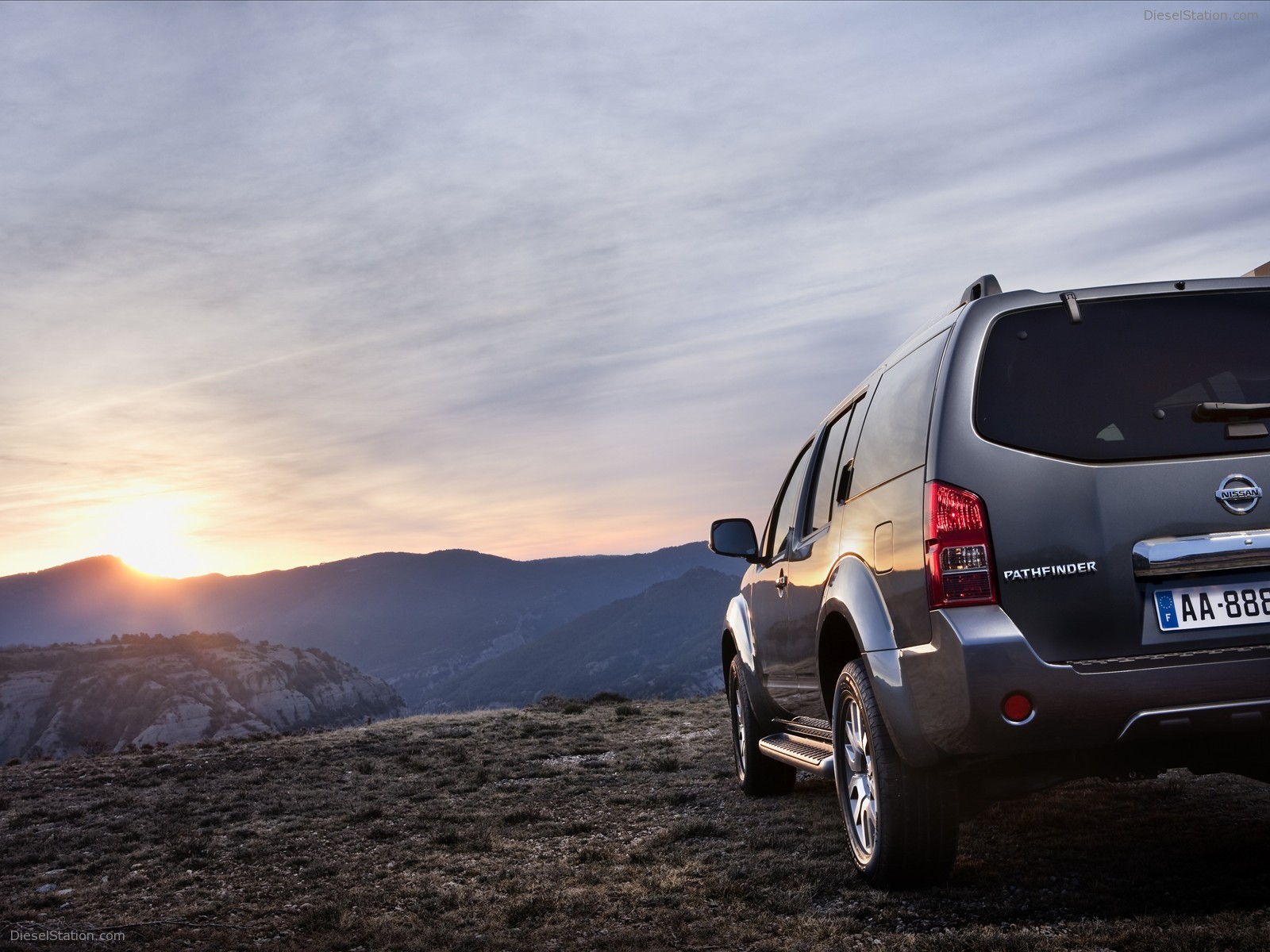 Nissan Pathfinder and Navara 2011