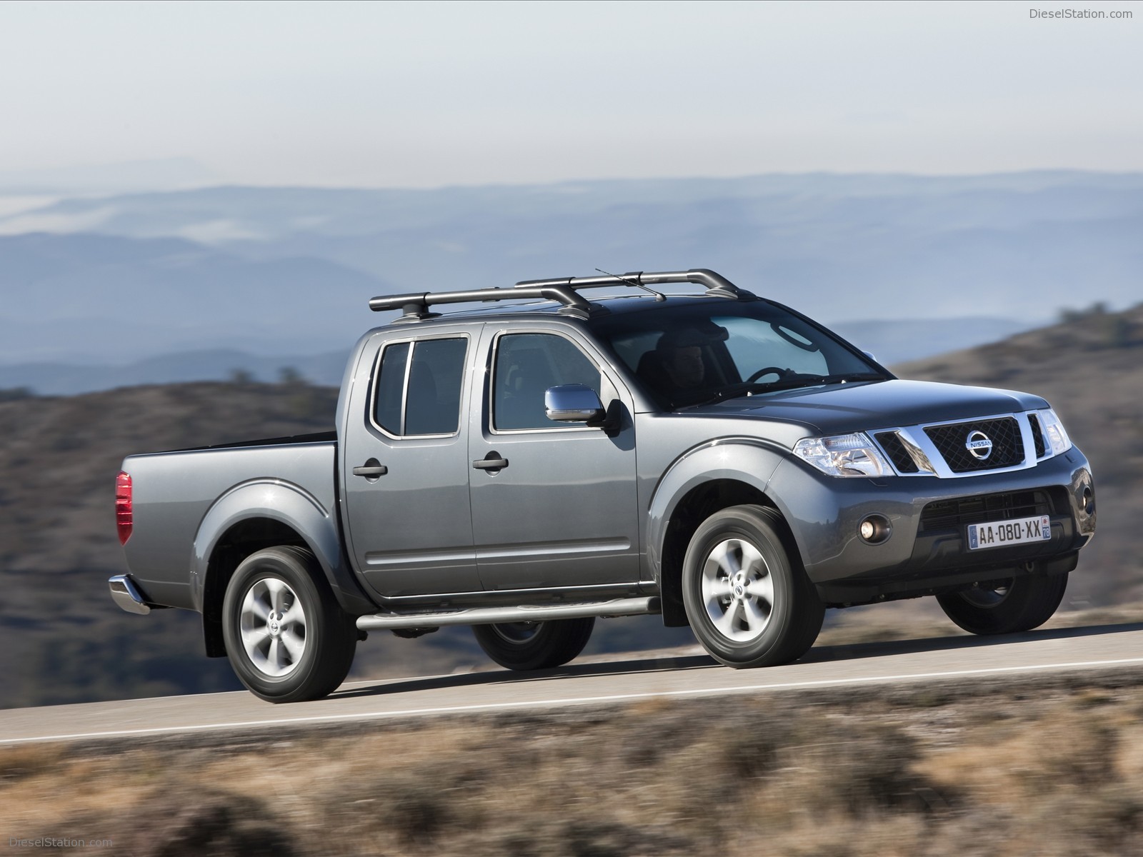 Nissan Pathfinder and Navara 2011