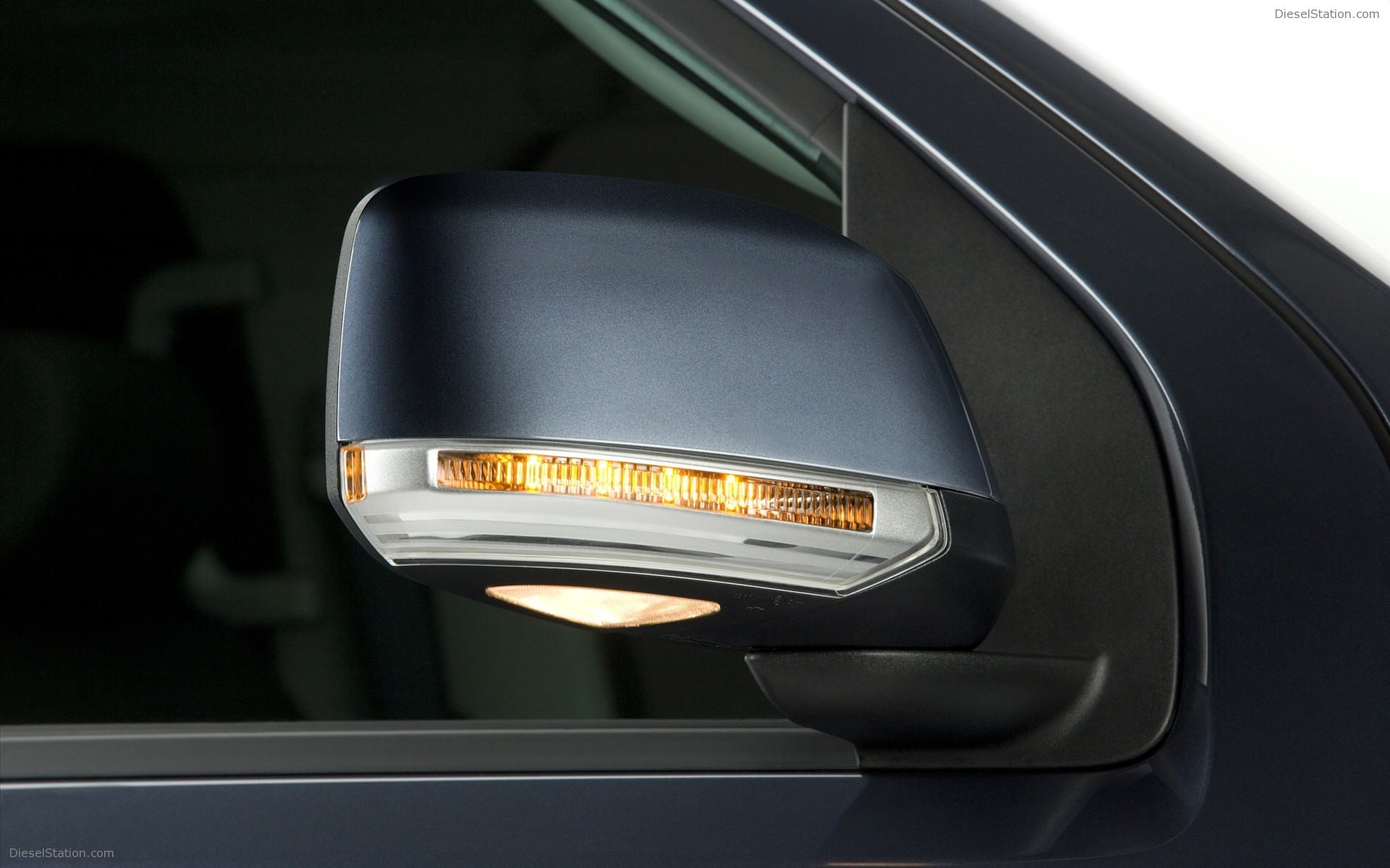 Nissan Pathfinder and Navara 2011