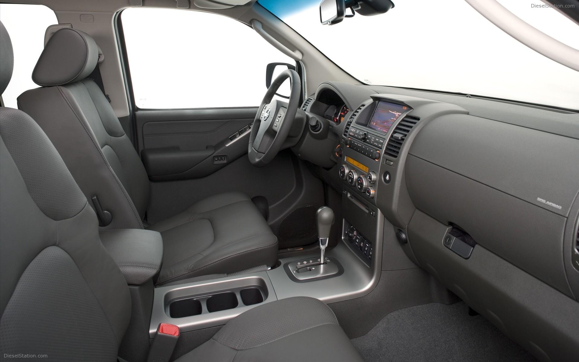 Nissan Pathfinder and Navara 2011