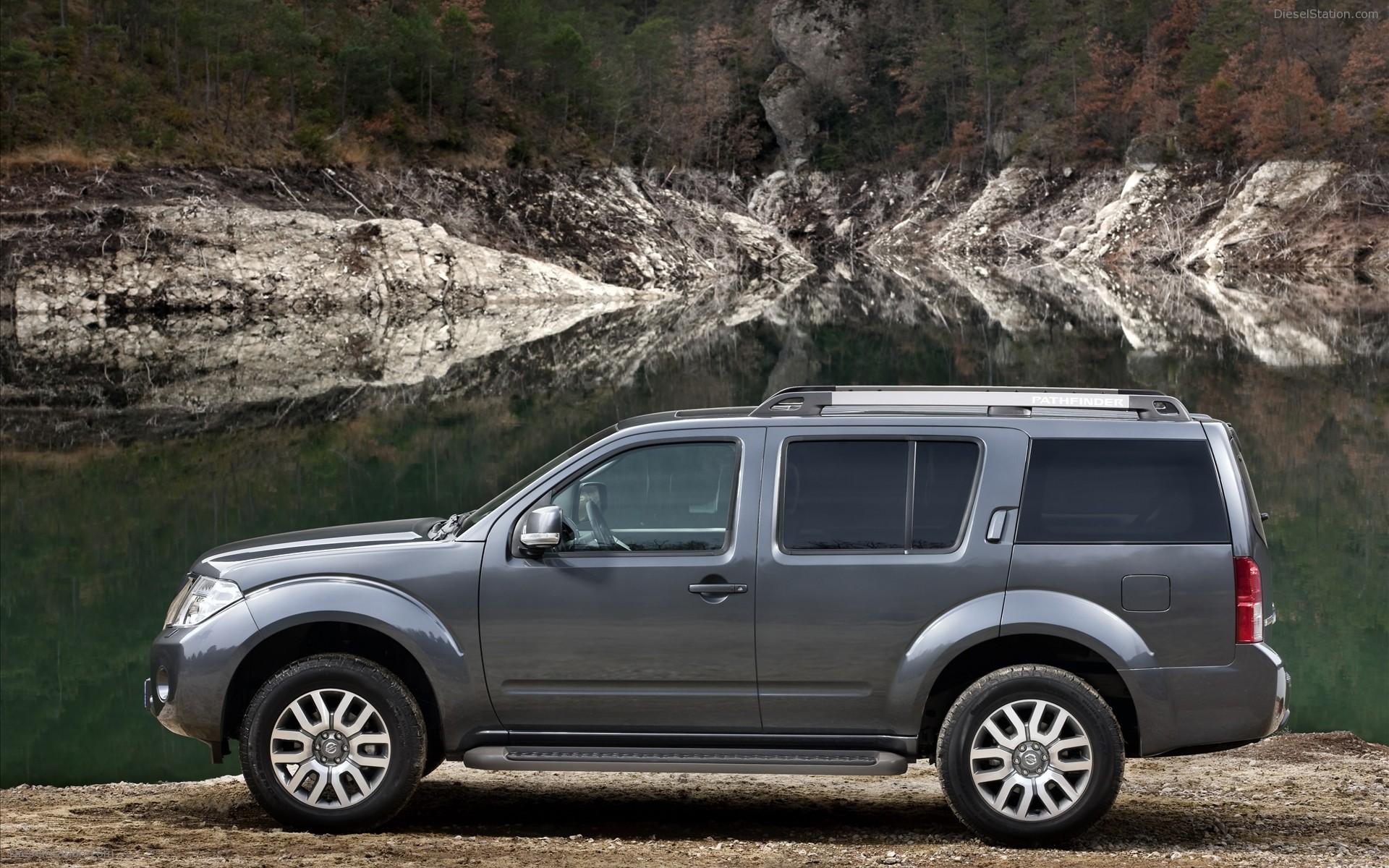 Nissan Pathfinder and Navara 2011