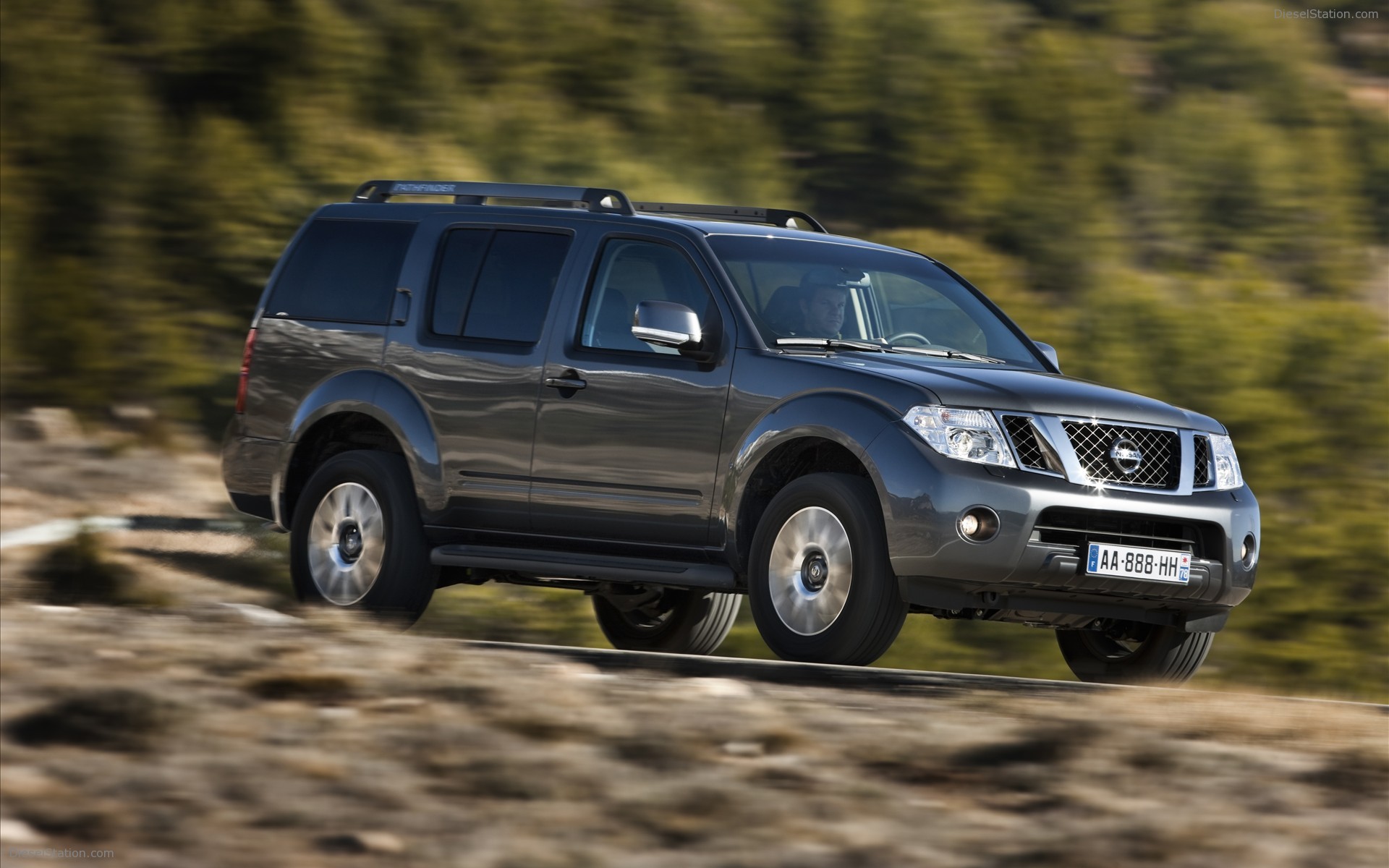 Nissan Pathfinder and Navara 2011