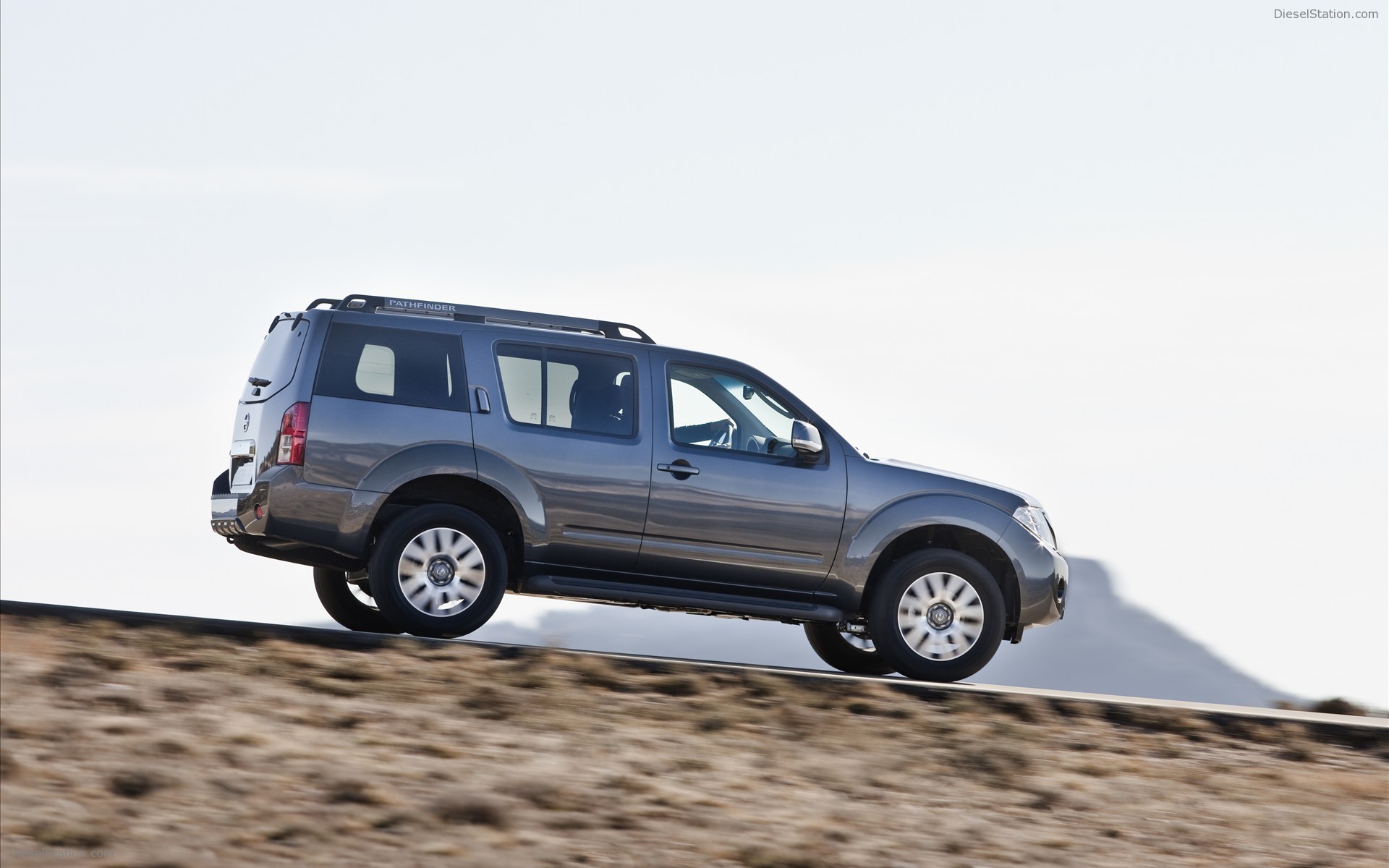 Nissan Pathfinder and Navara 2011