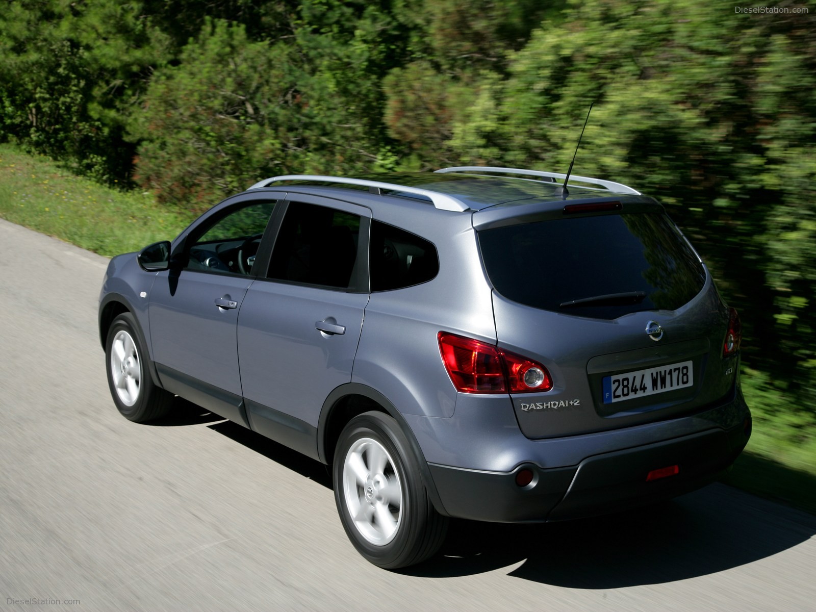 Nissan Qashqai+2 2009
