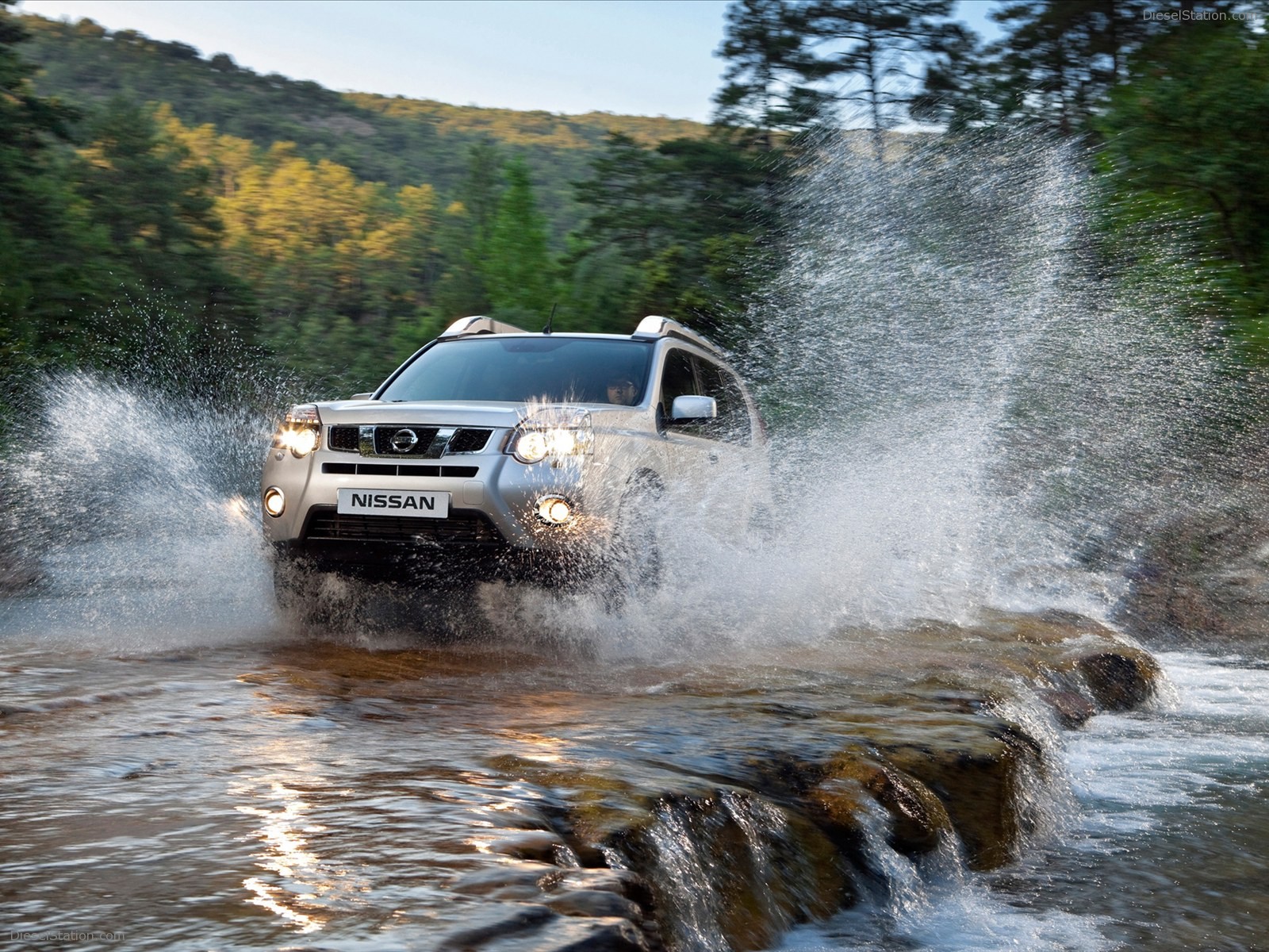 Revised Nissan X-TRAIL 2011