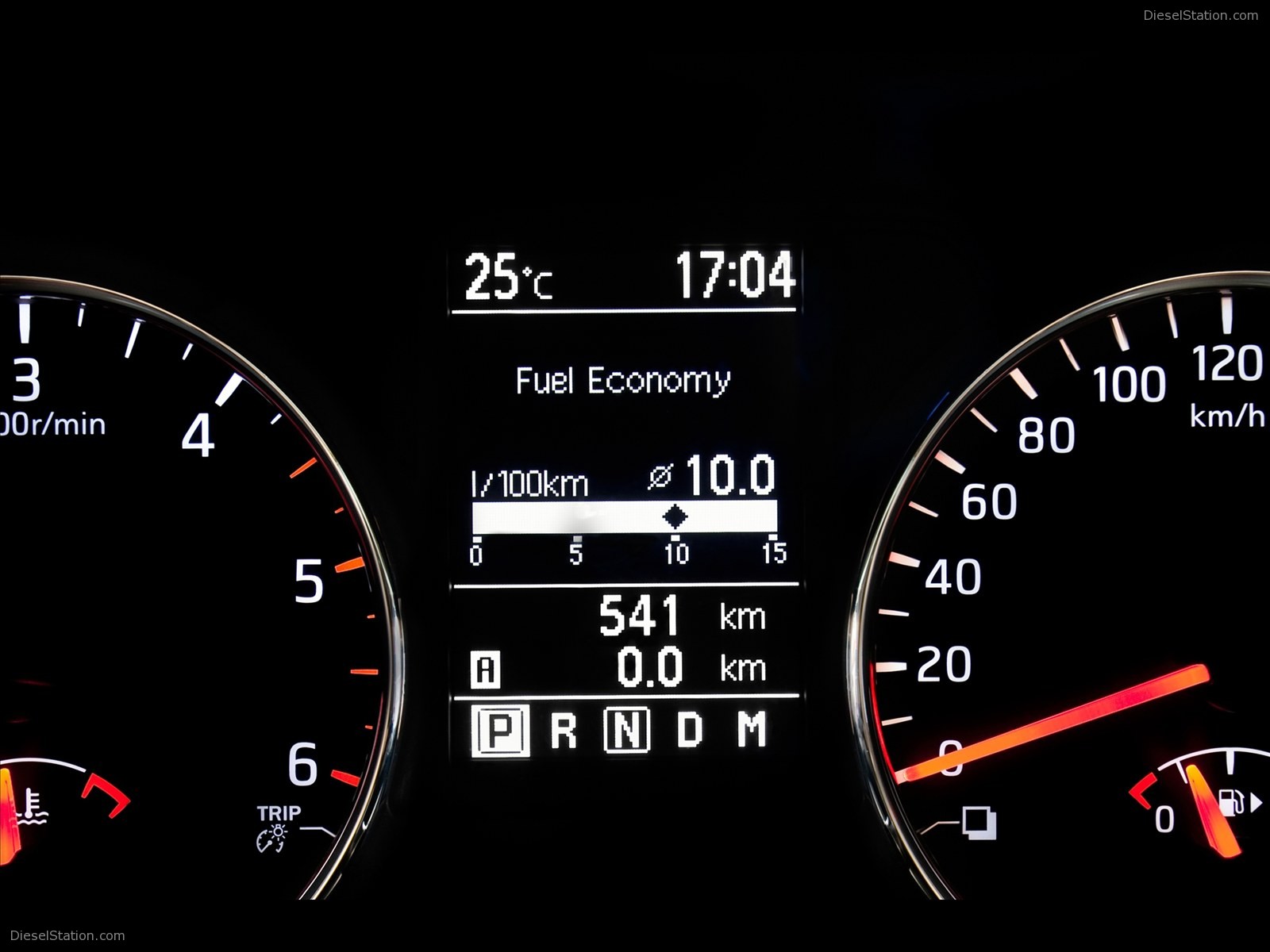 Revised Nissan X-TRAIL 2011