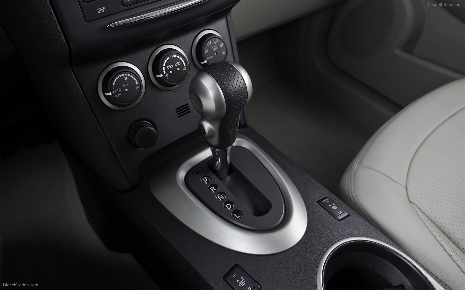 Nissan Rogue 2011