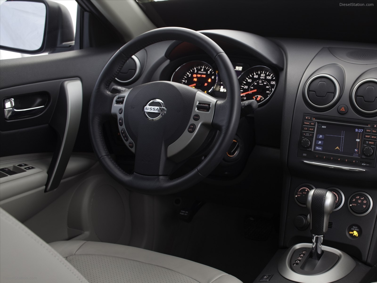 Nissan Rogue 2012