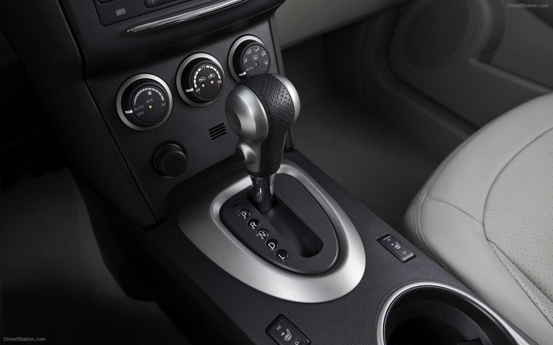 Nissan Rogue 2012