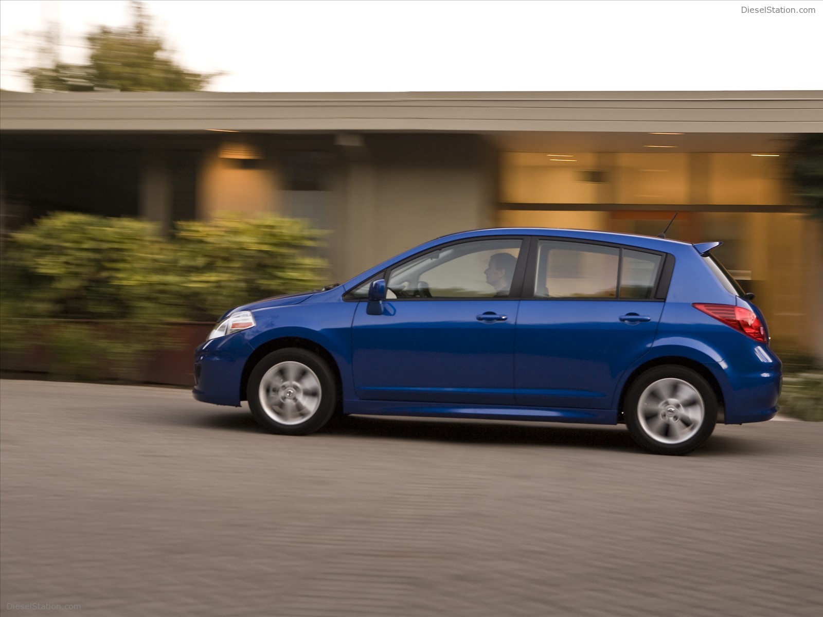 Nissan Versa 1.8 2010