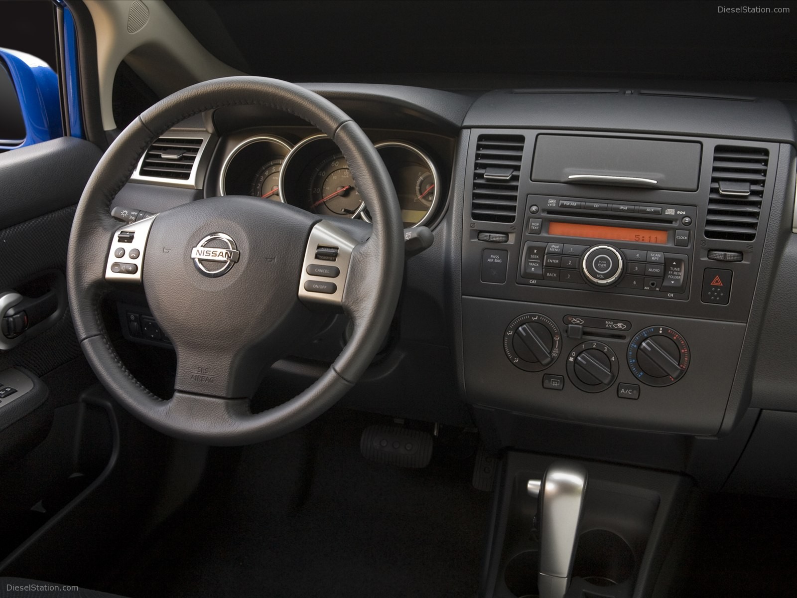 Nissan Versa Hatchback 2012